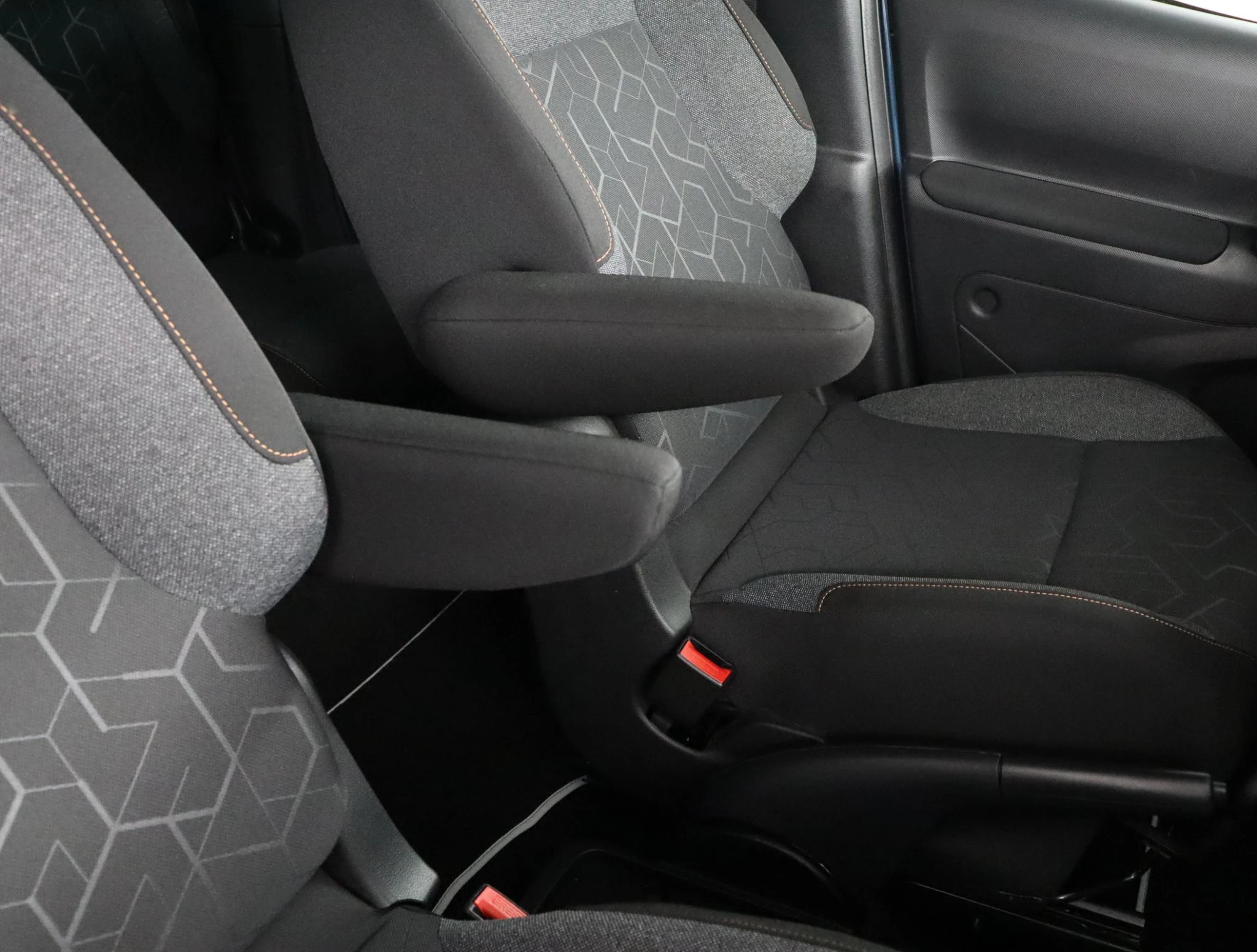 Peugeot-e-Partner-image-38