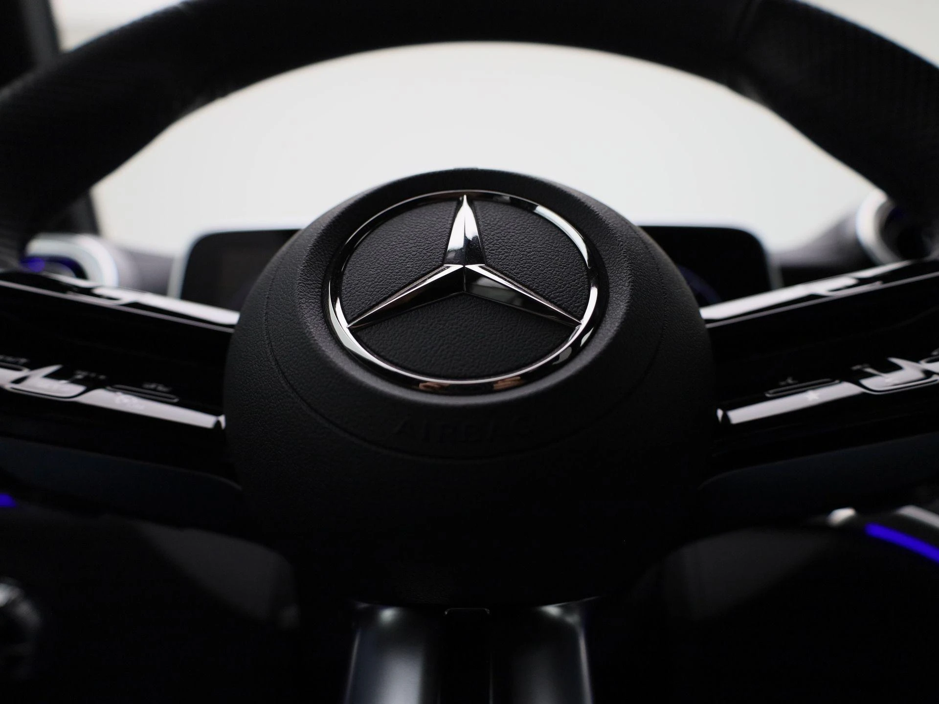 Mercedes-Benz-GLC-image-32