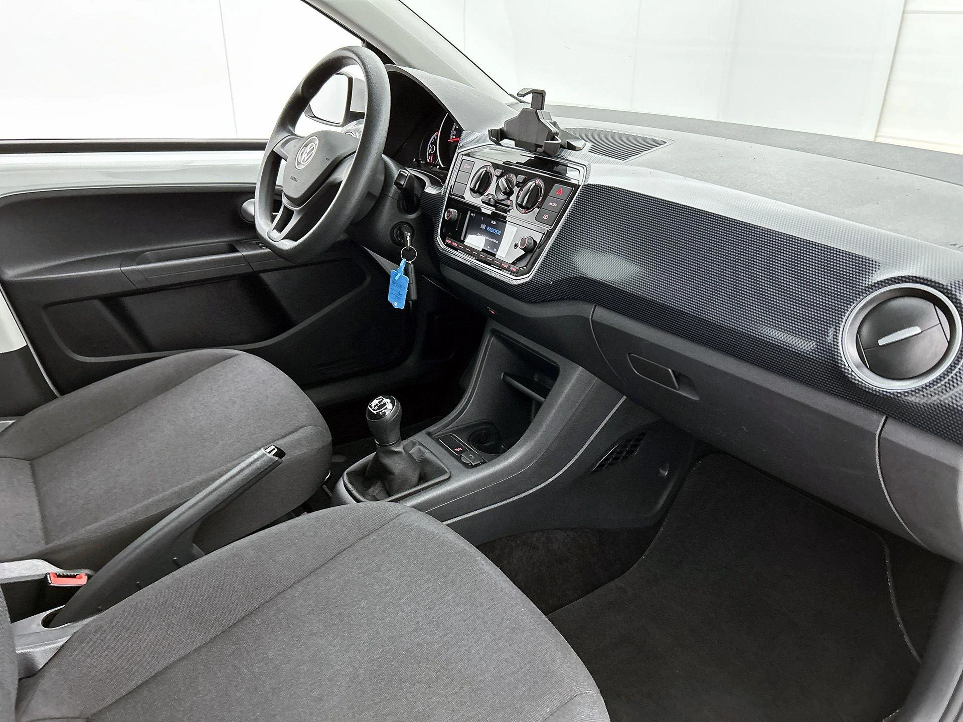 Volkswagen-up!-image-11