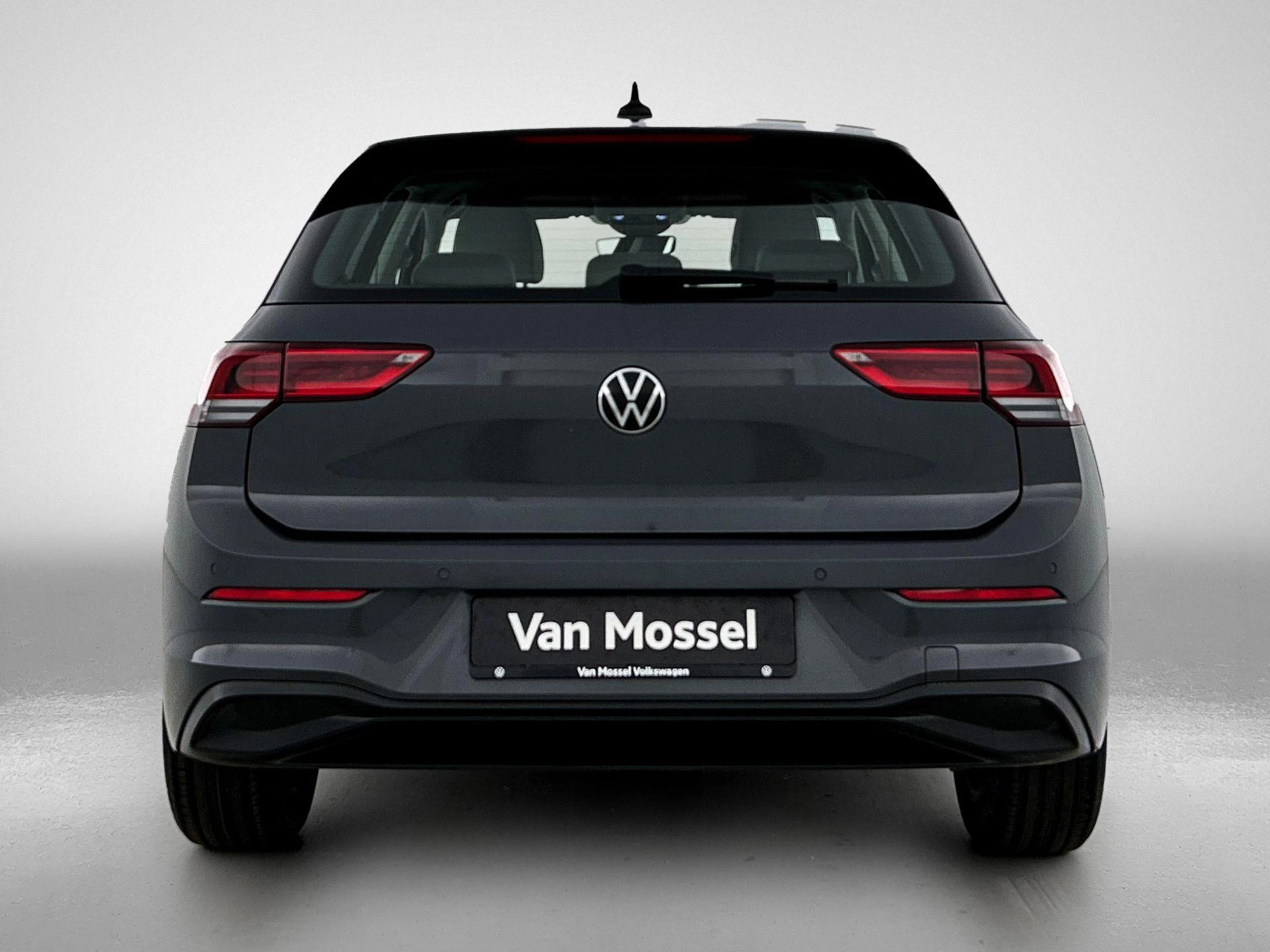 Volkswagen-Golf-image-4