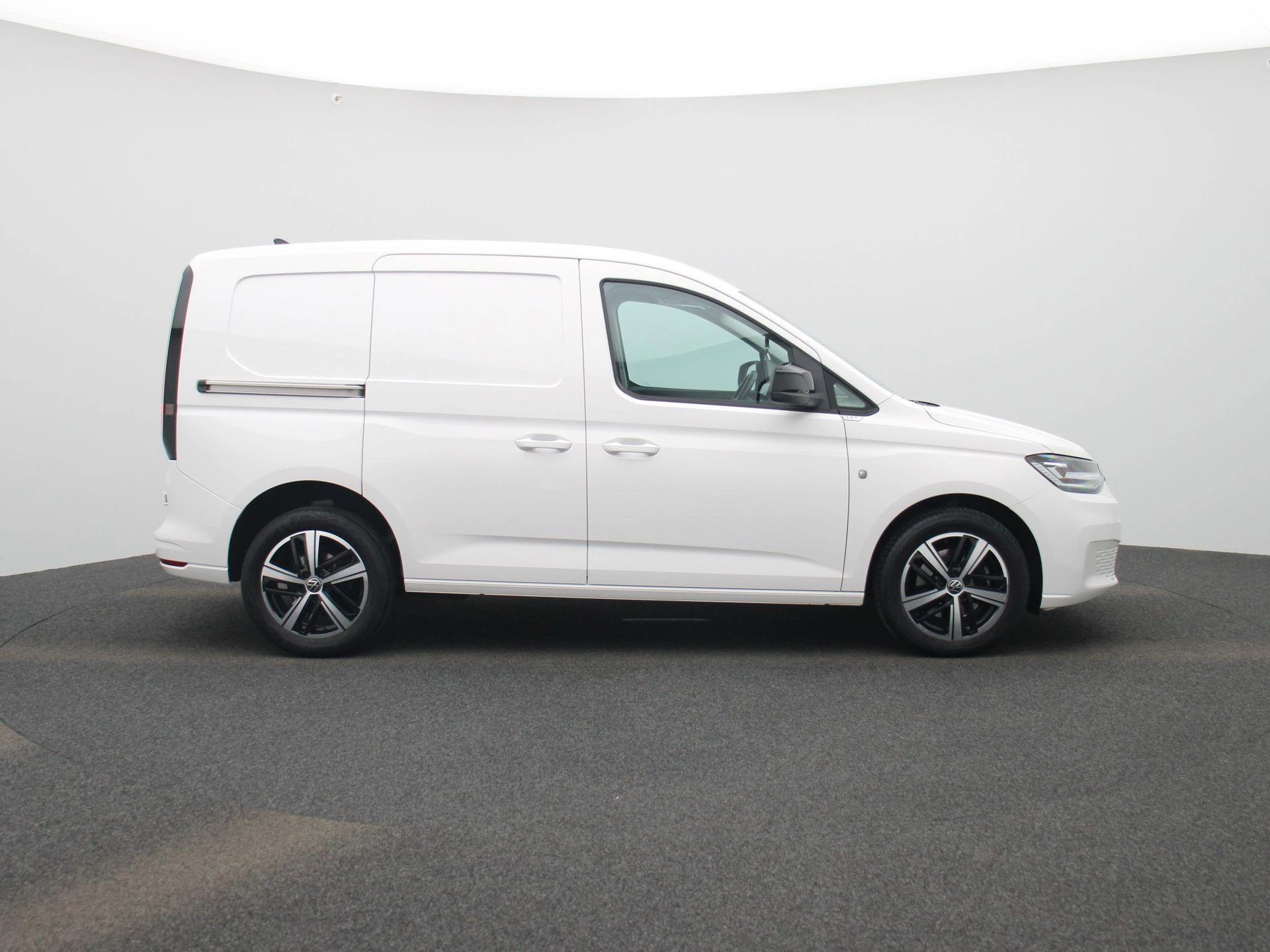 Volkswagen-Caddy-image-5
