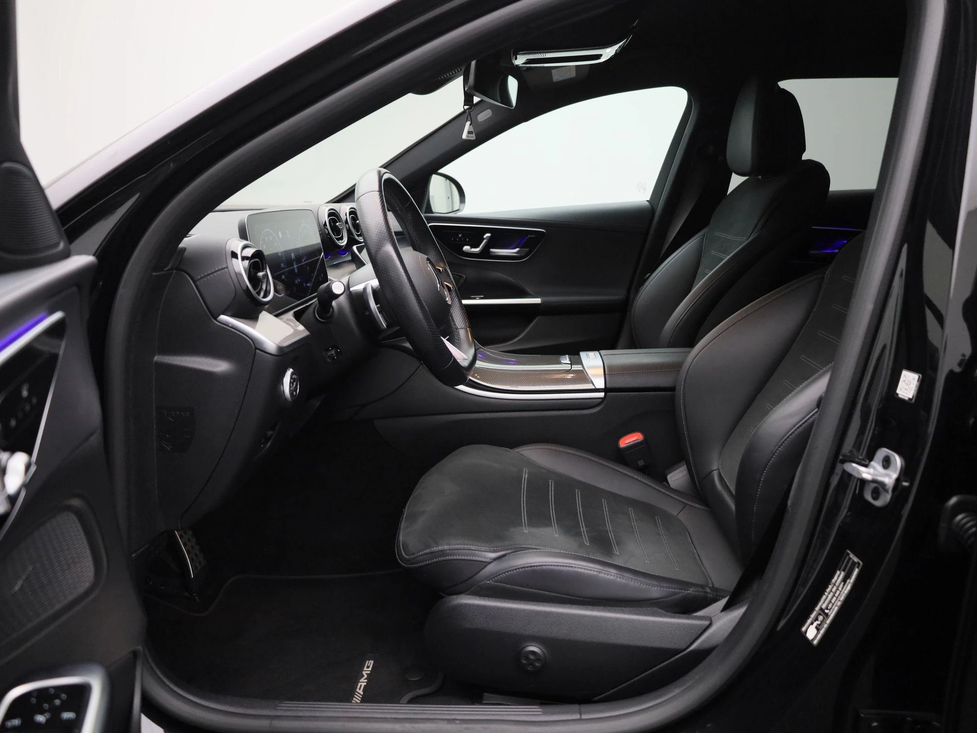 Mercedes-Benz-C-Klasse-image-9