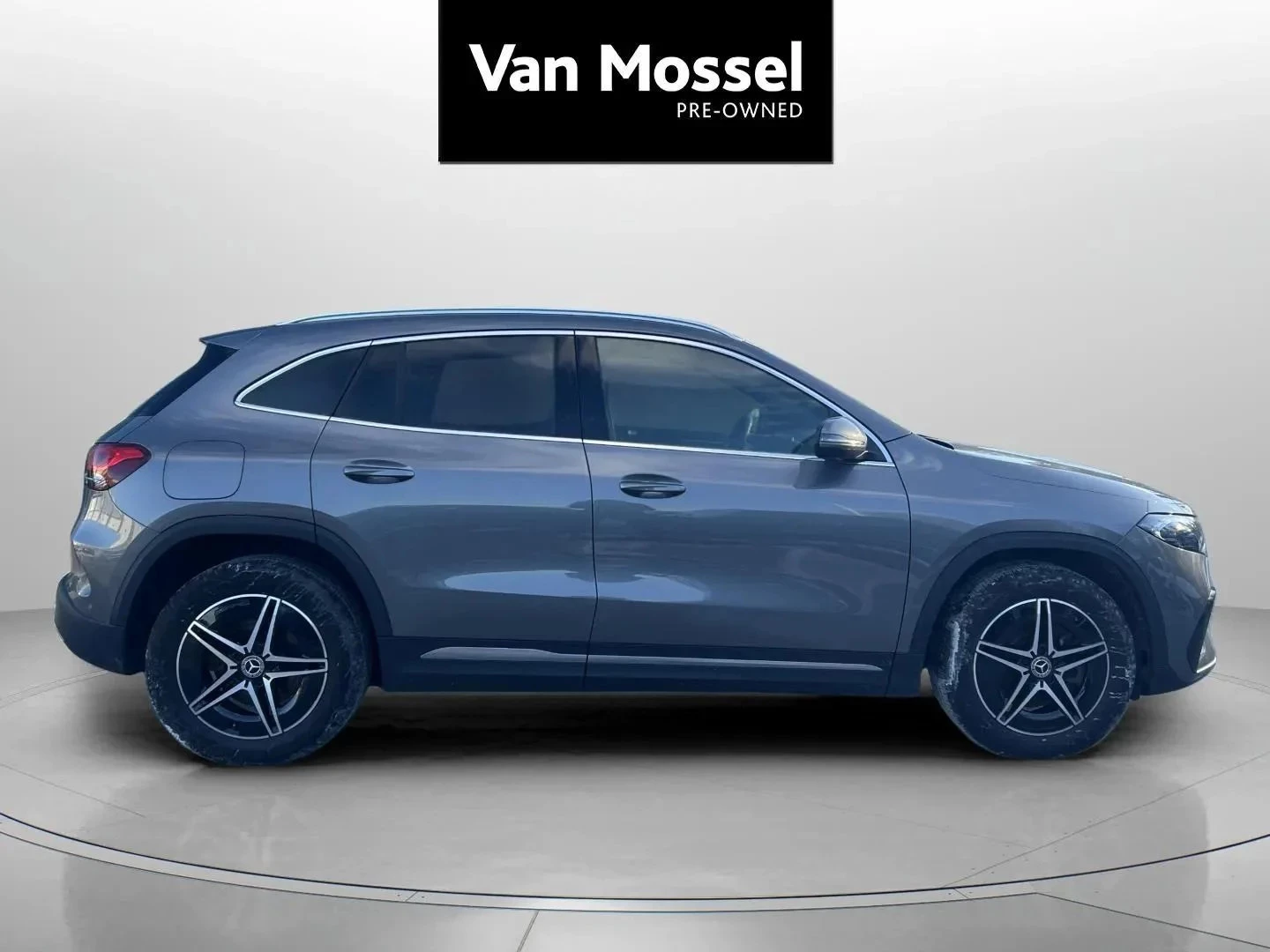 Mercedes-Benz-EQA-image-3