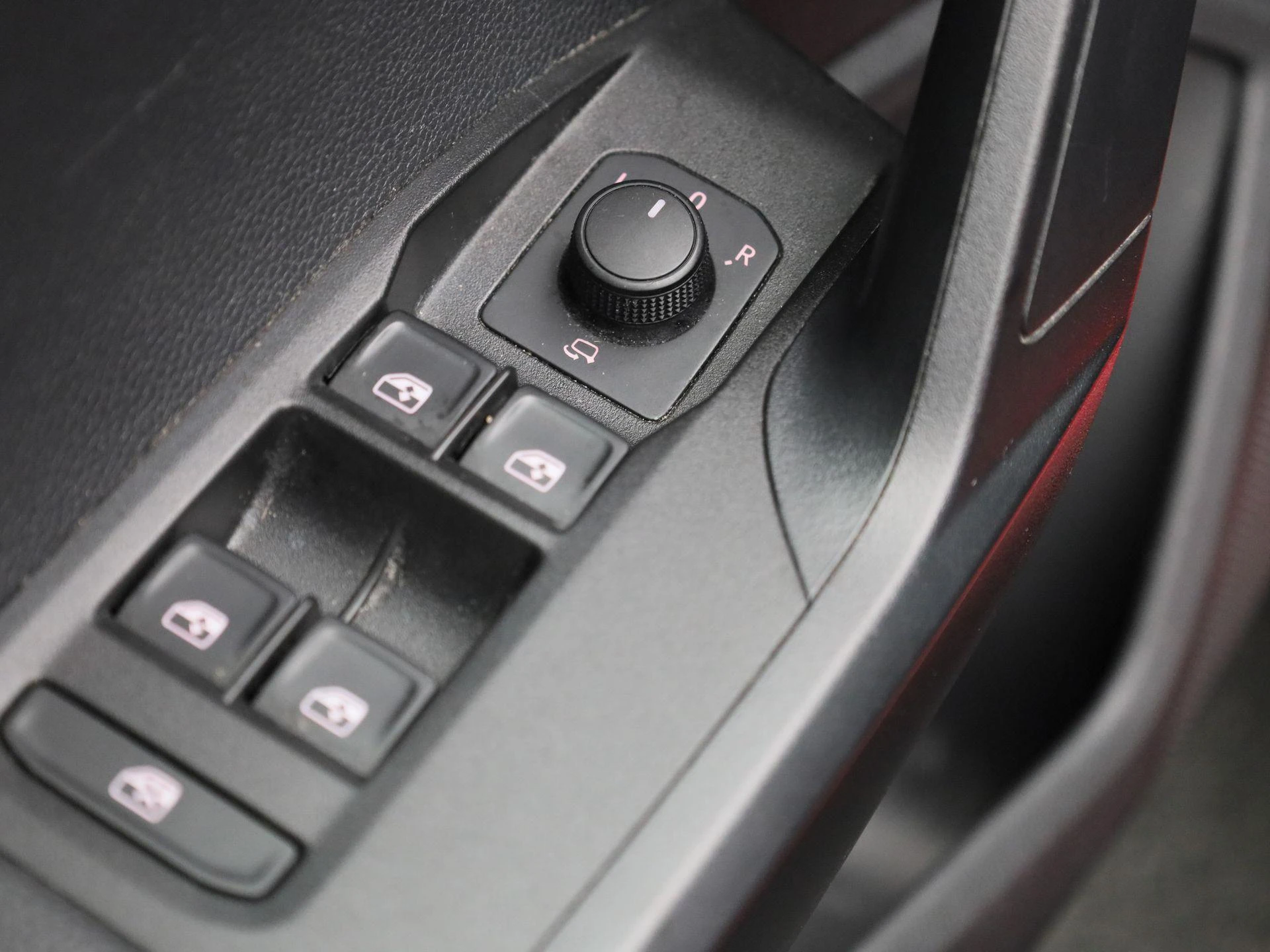 SEAT-Arona-image-29