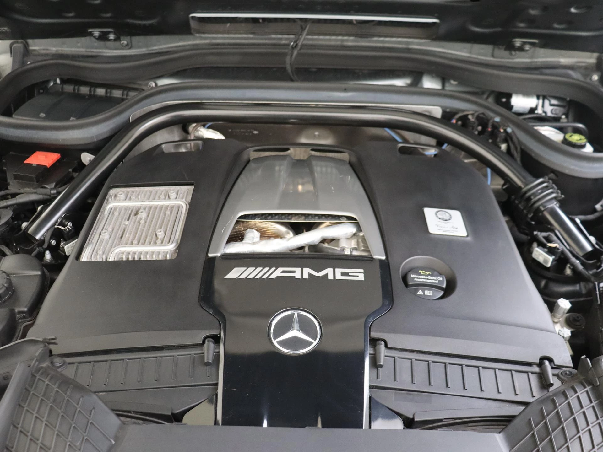 Mercedes-Benz-G-Klasse-image-4