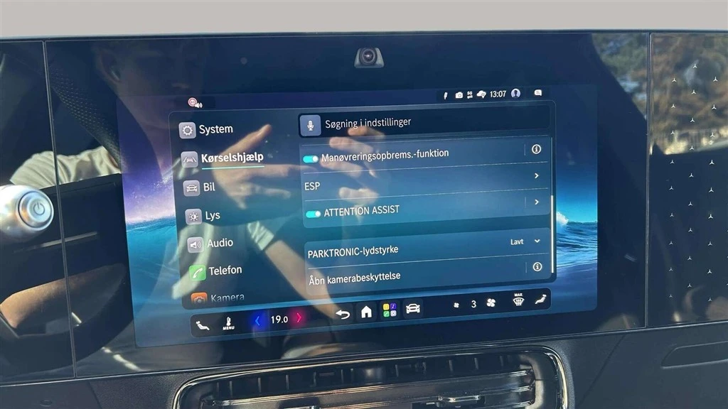 Mercedes-Benz-CLA-image-19