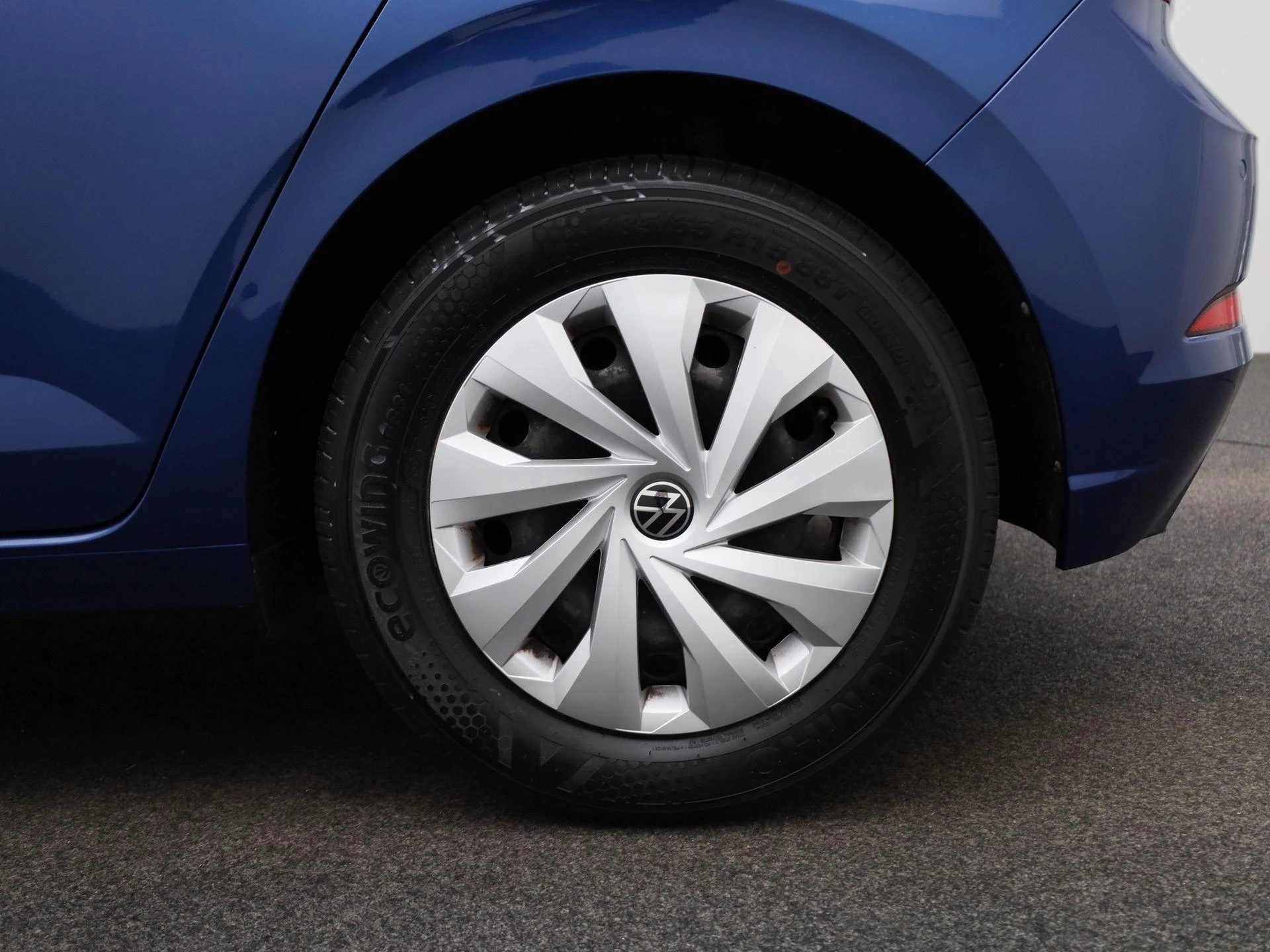 Volkswagen-Polo-image-12