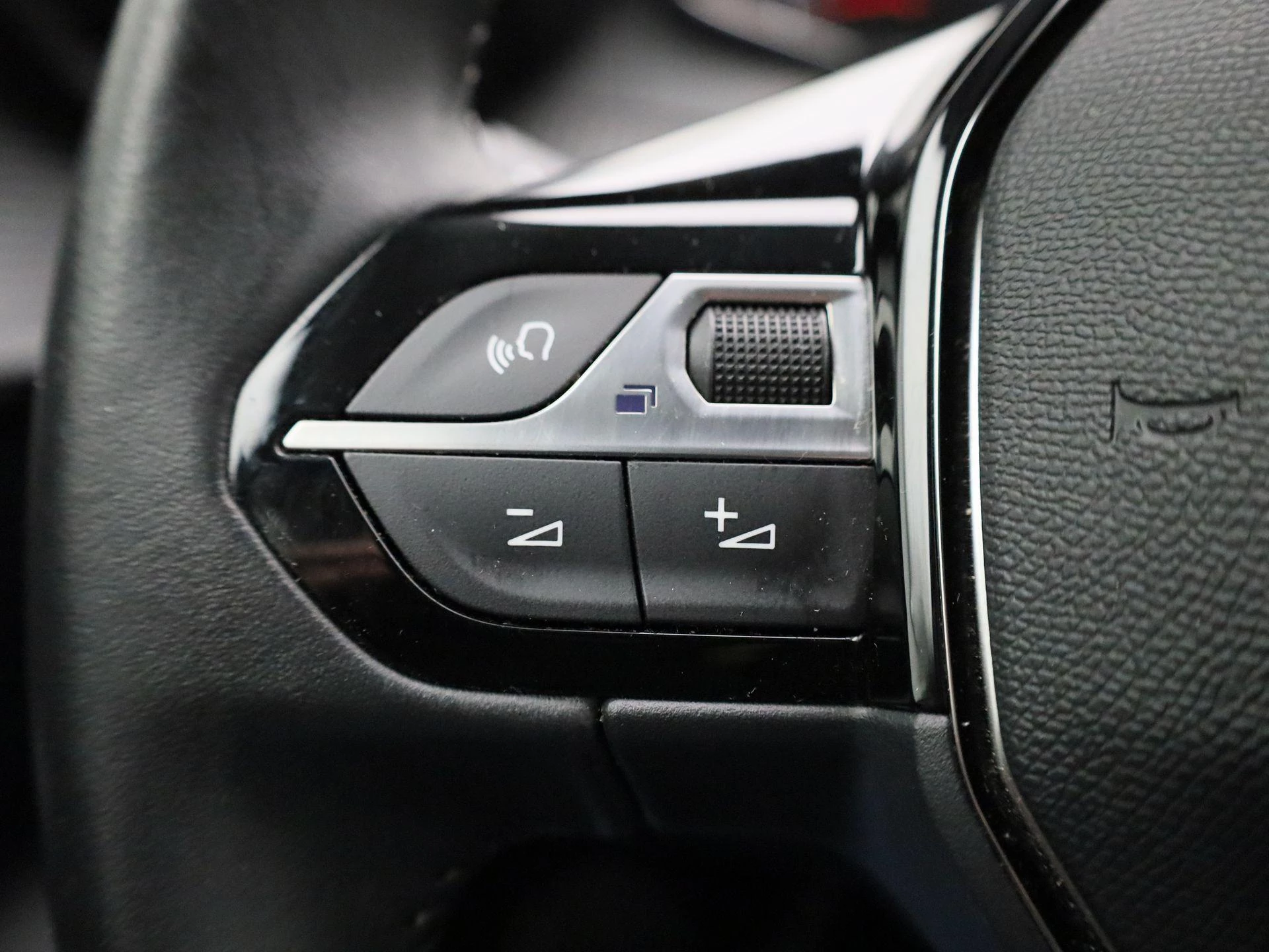 Peugeot-208-image-16