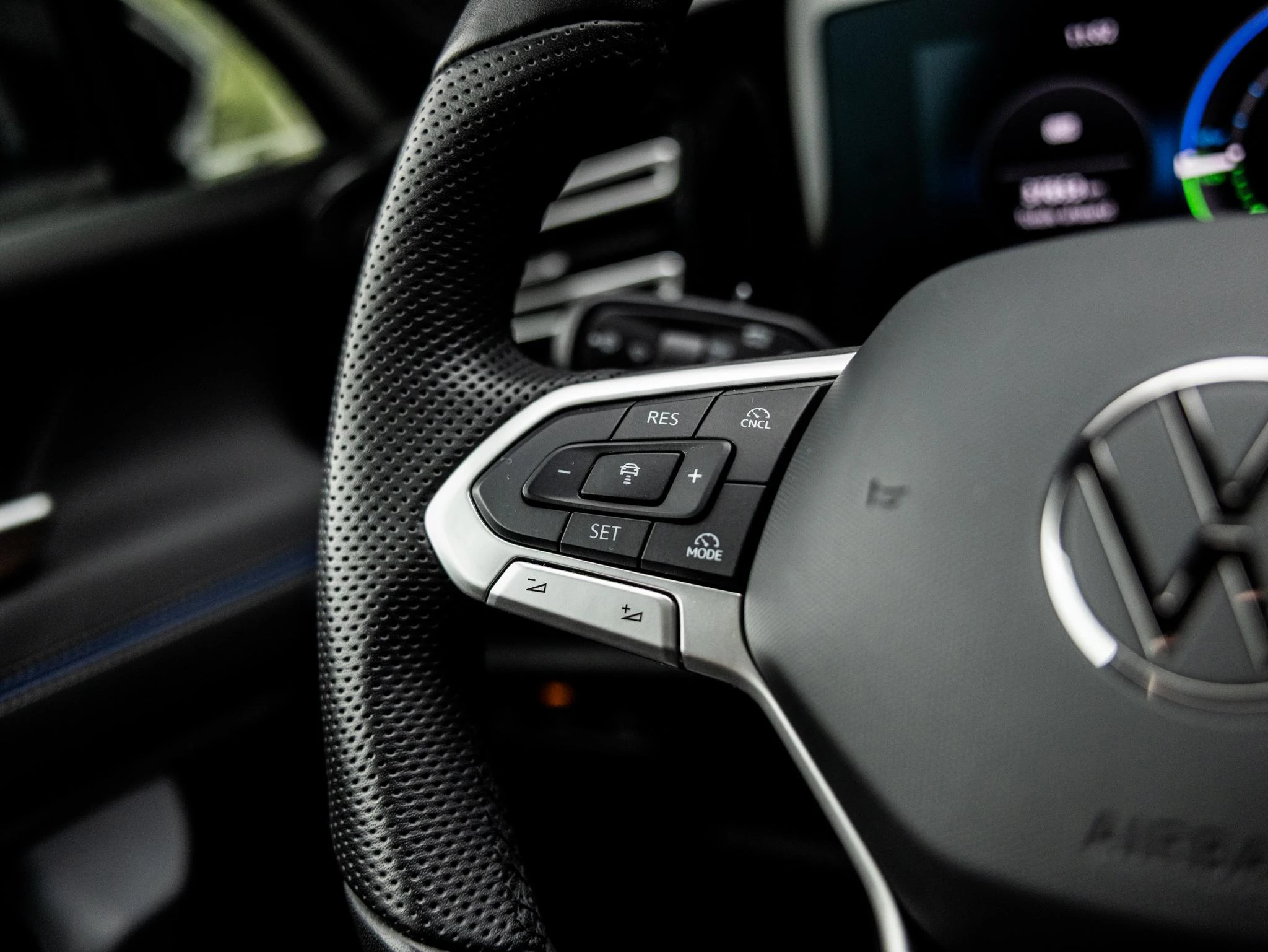 Volkswagen-Tiguan-image-43