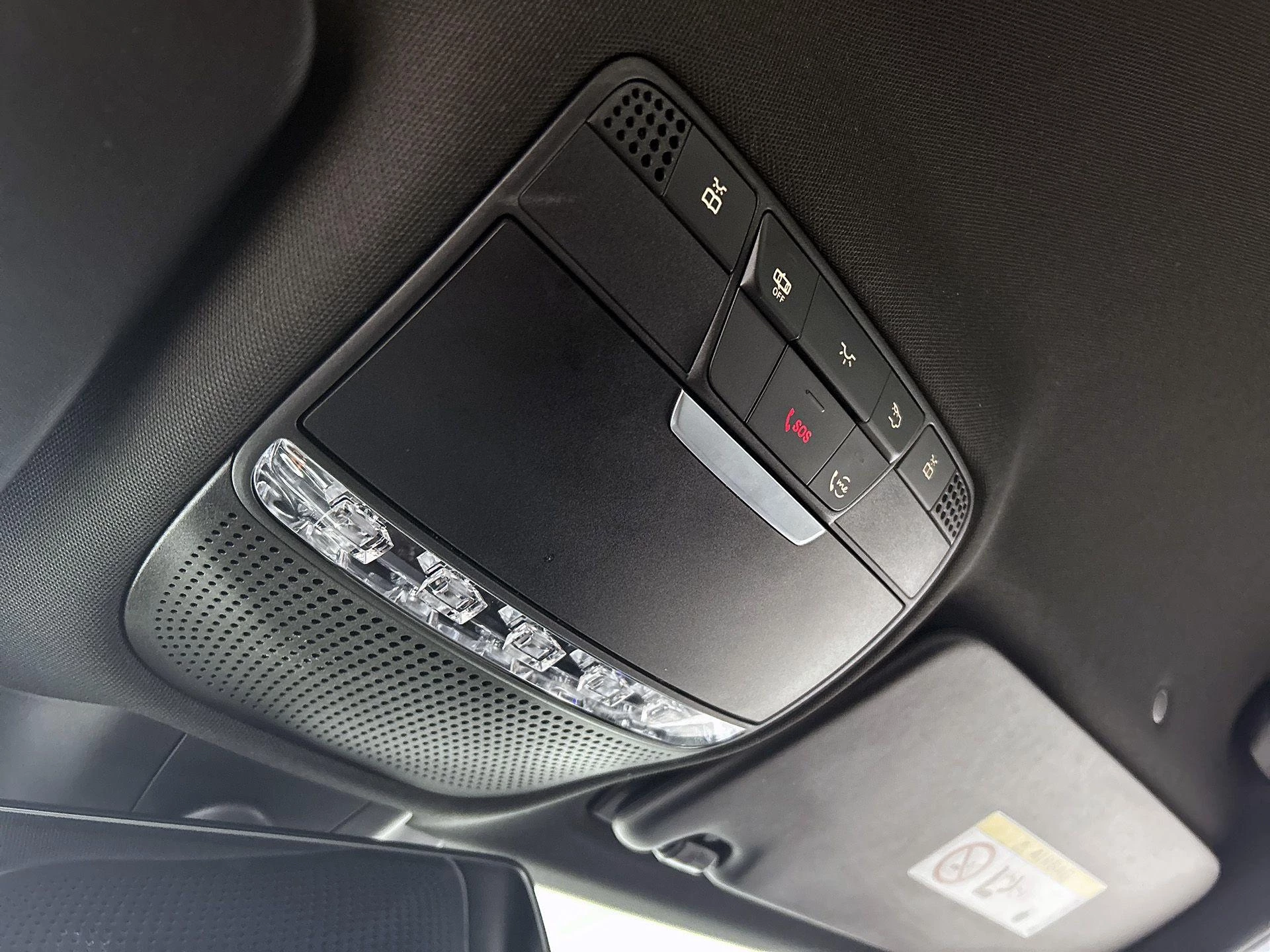 Mercedes-Benz-C-Klasse-image-11