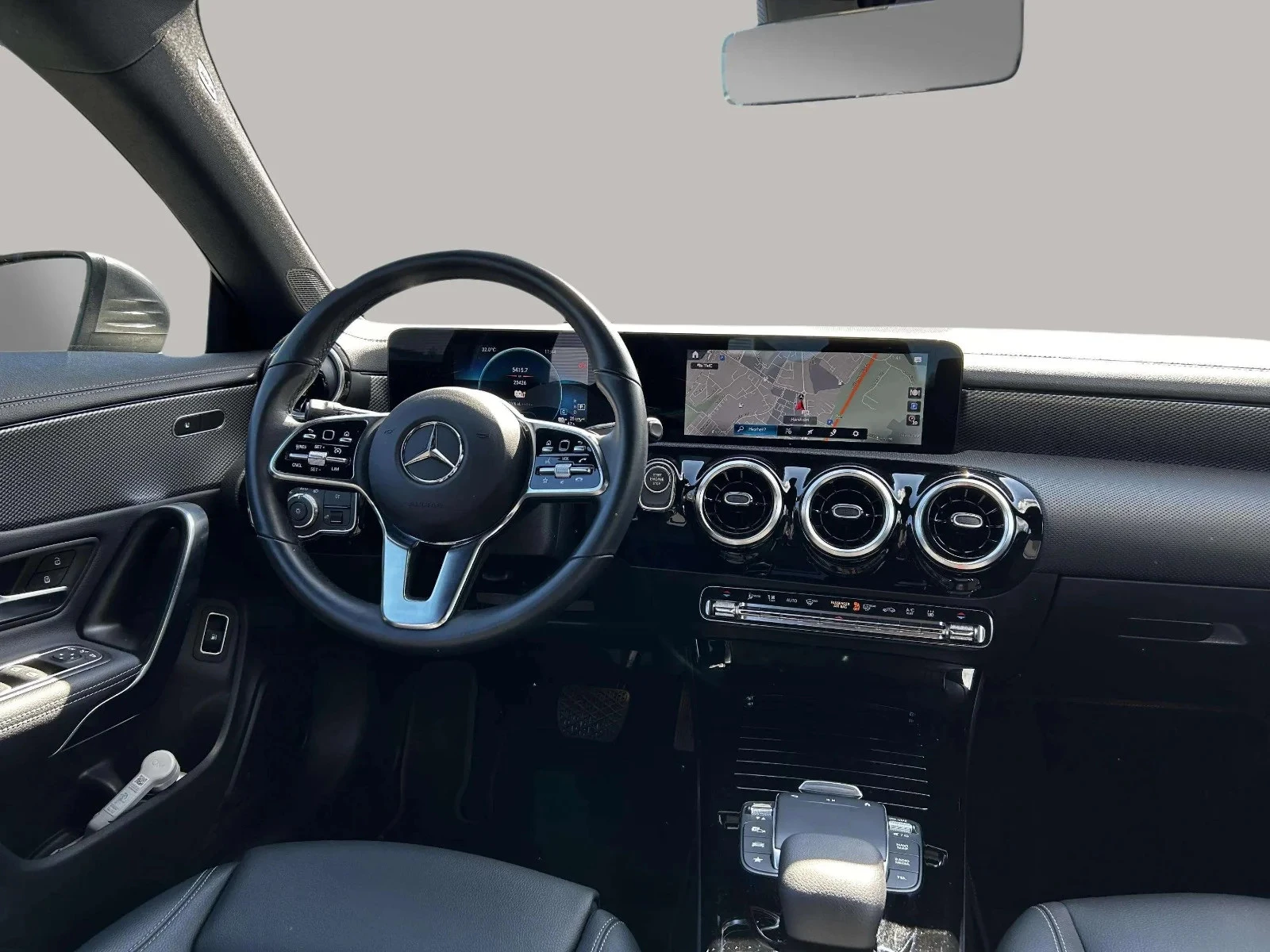 Mercedes-Benz-CLA-image-12