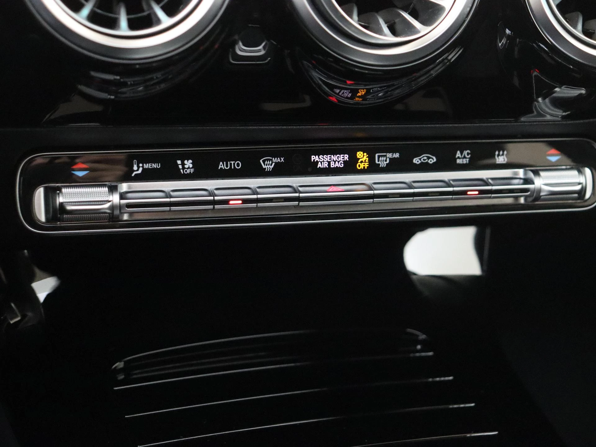 Mercedes-Benz-A-Klasse-image-22