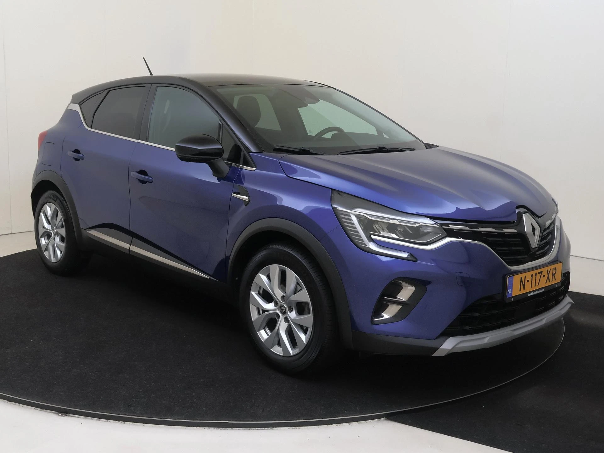 Renault-Captur-image-1