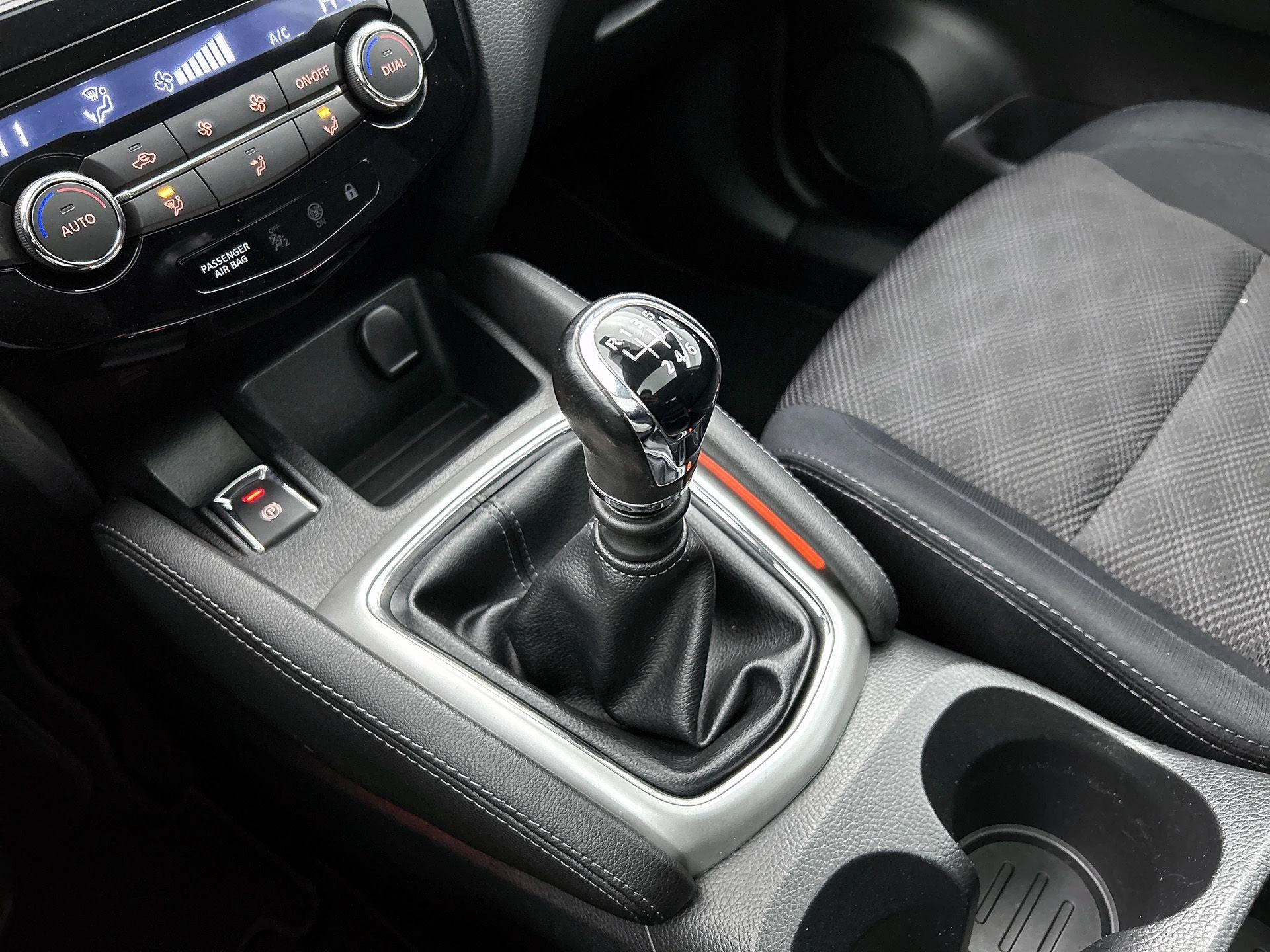 Nissan-QASHQAI-image-27