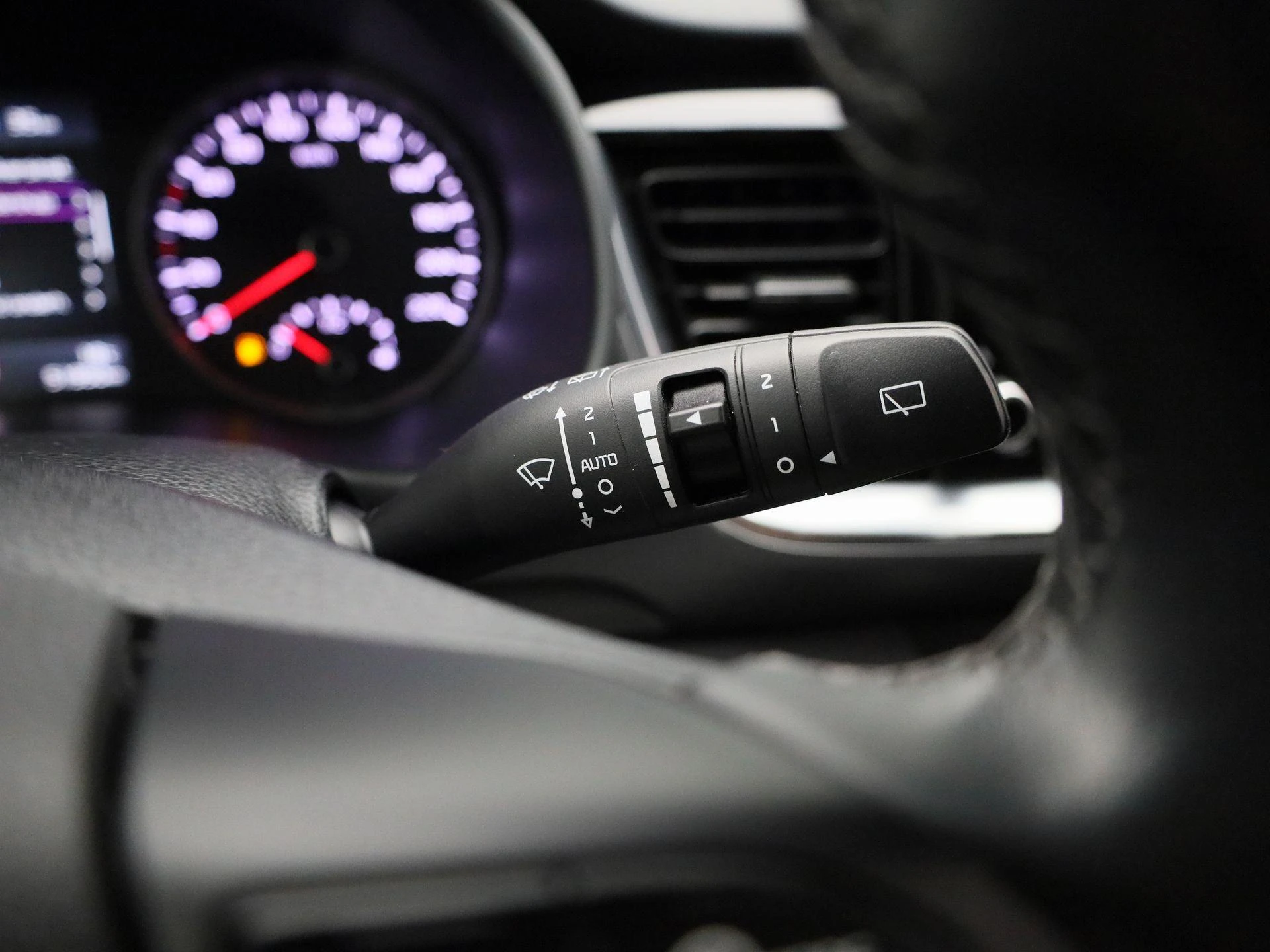 Kia-Stonic-image-19