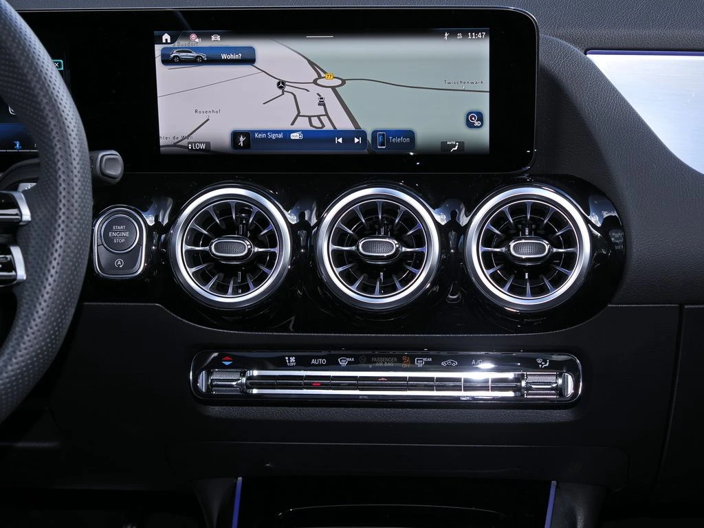 Mercedes-Benz-GLA 200 d-image-10