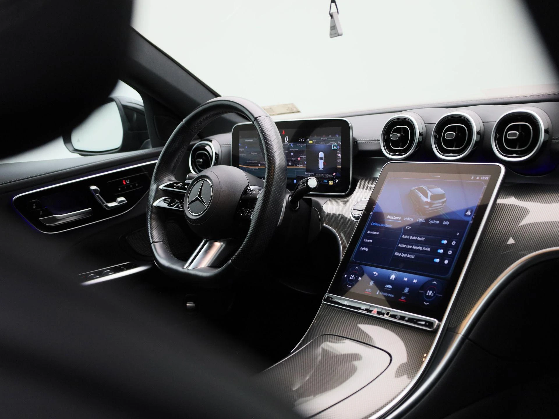 Mercedes-Benz-C-Klasse-image-38