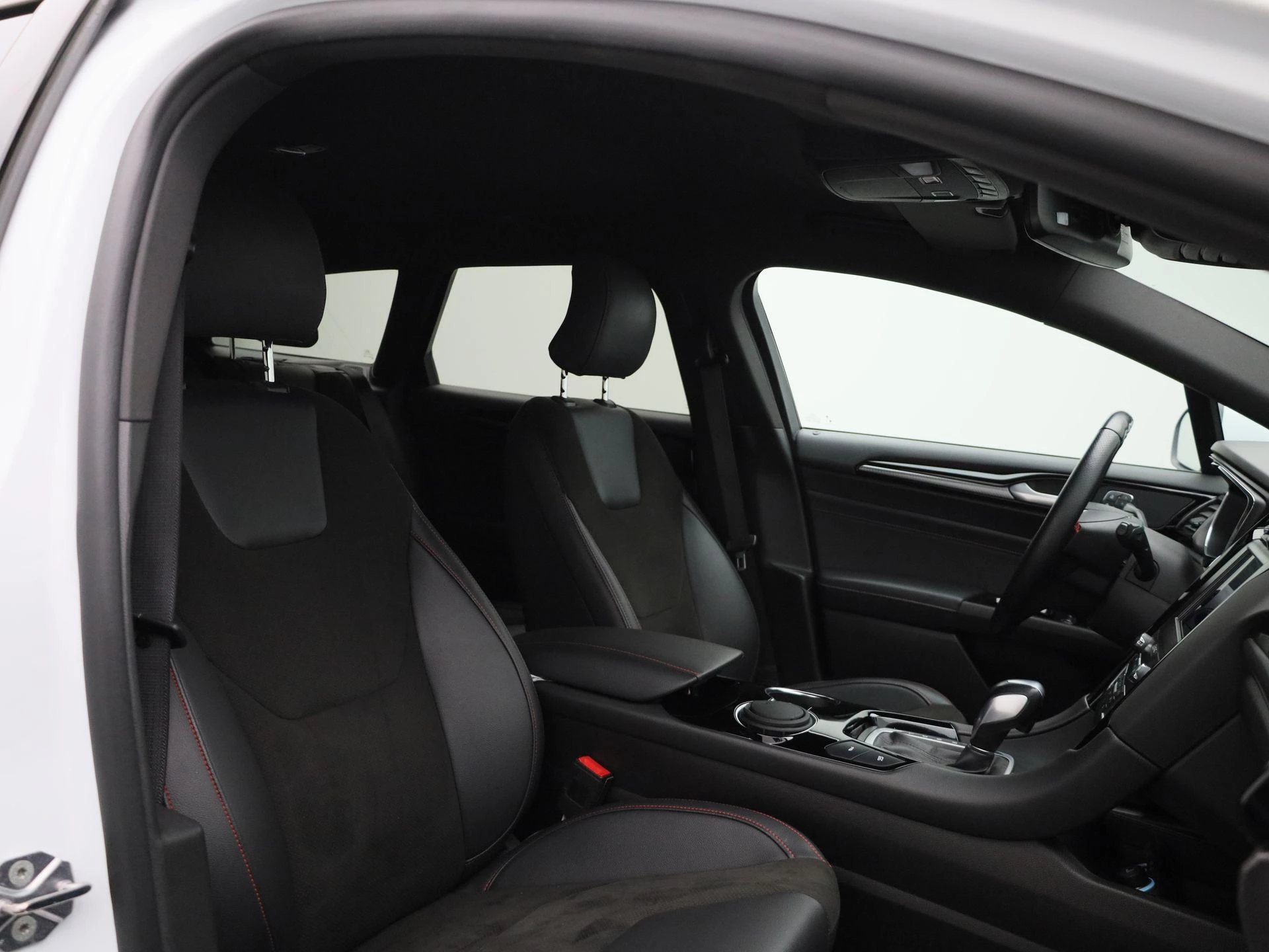 Ford-Mondeo-image-36