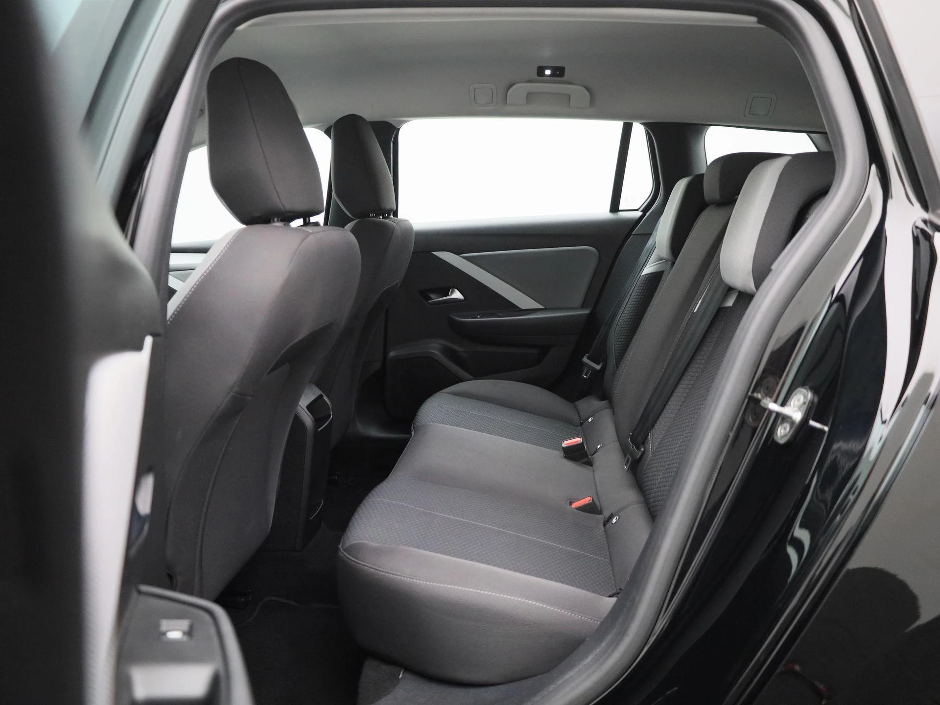 Opel-Astra-image-11