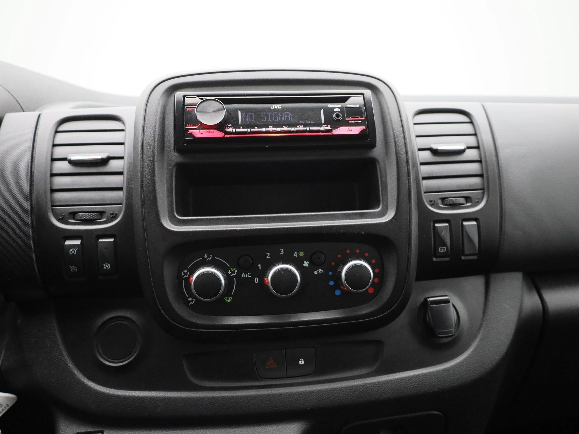 Renault-Trafic-image-8