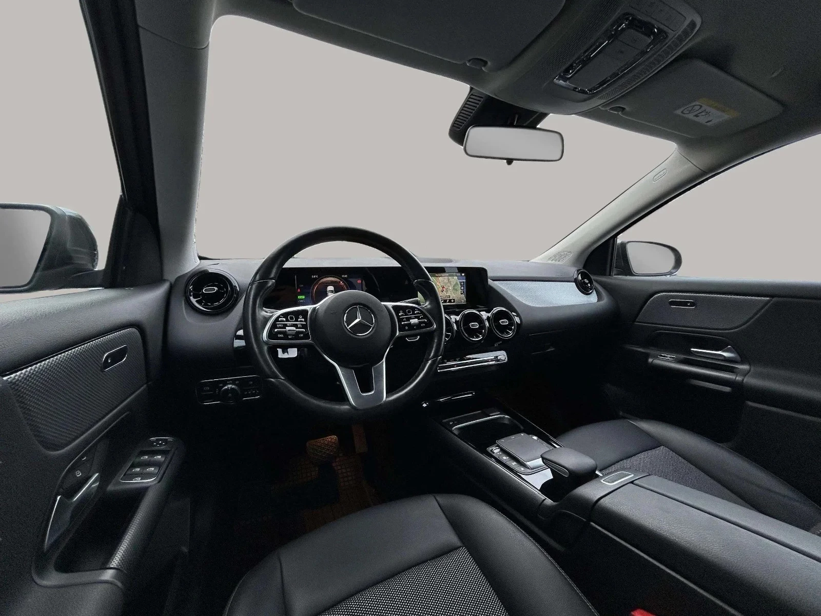 Mercedes-Benz-GLA-image-14