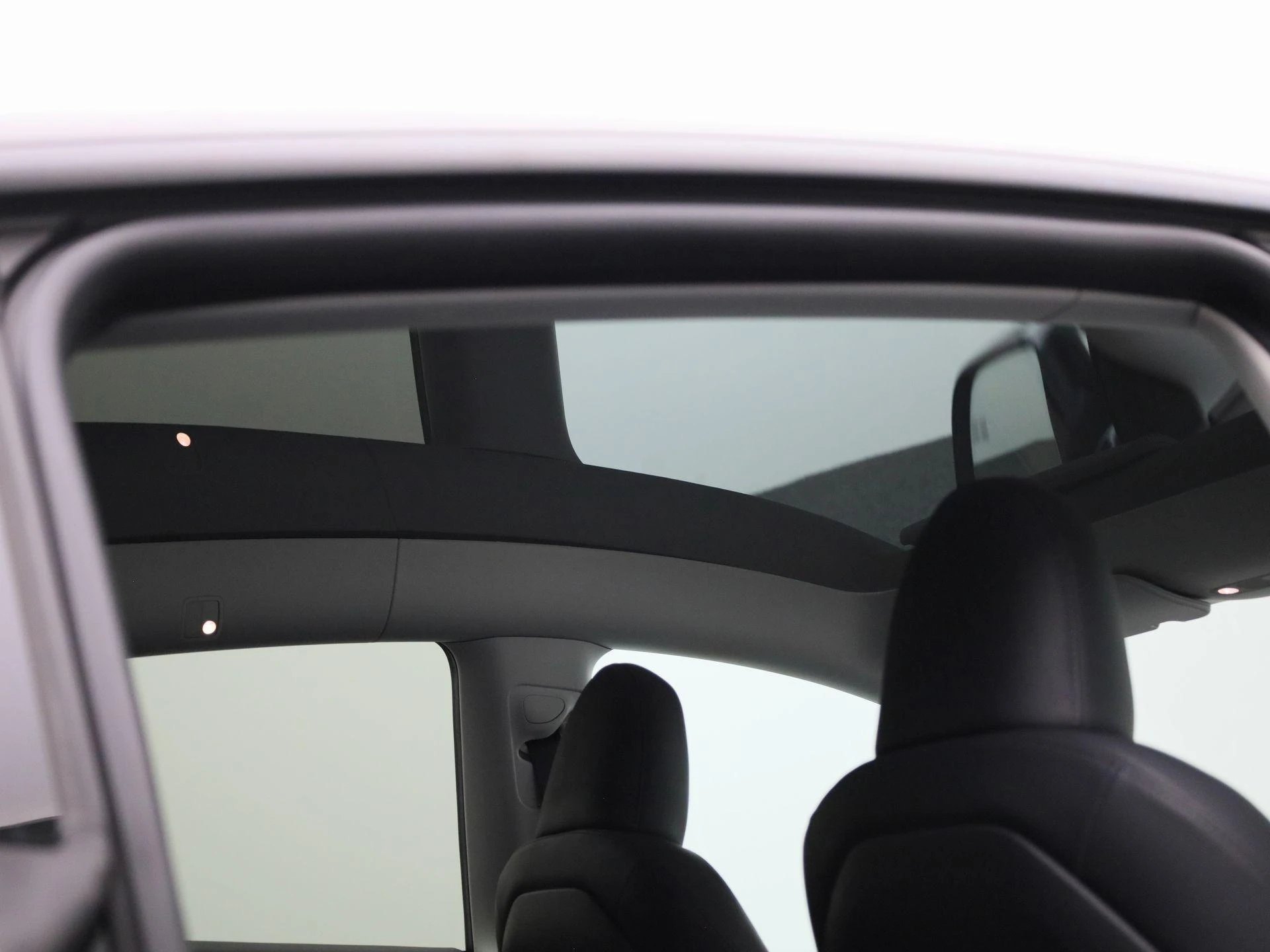 Tesla-Model Y-image-41