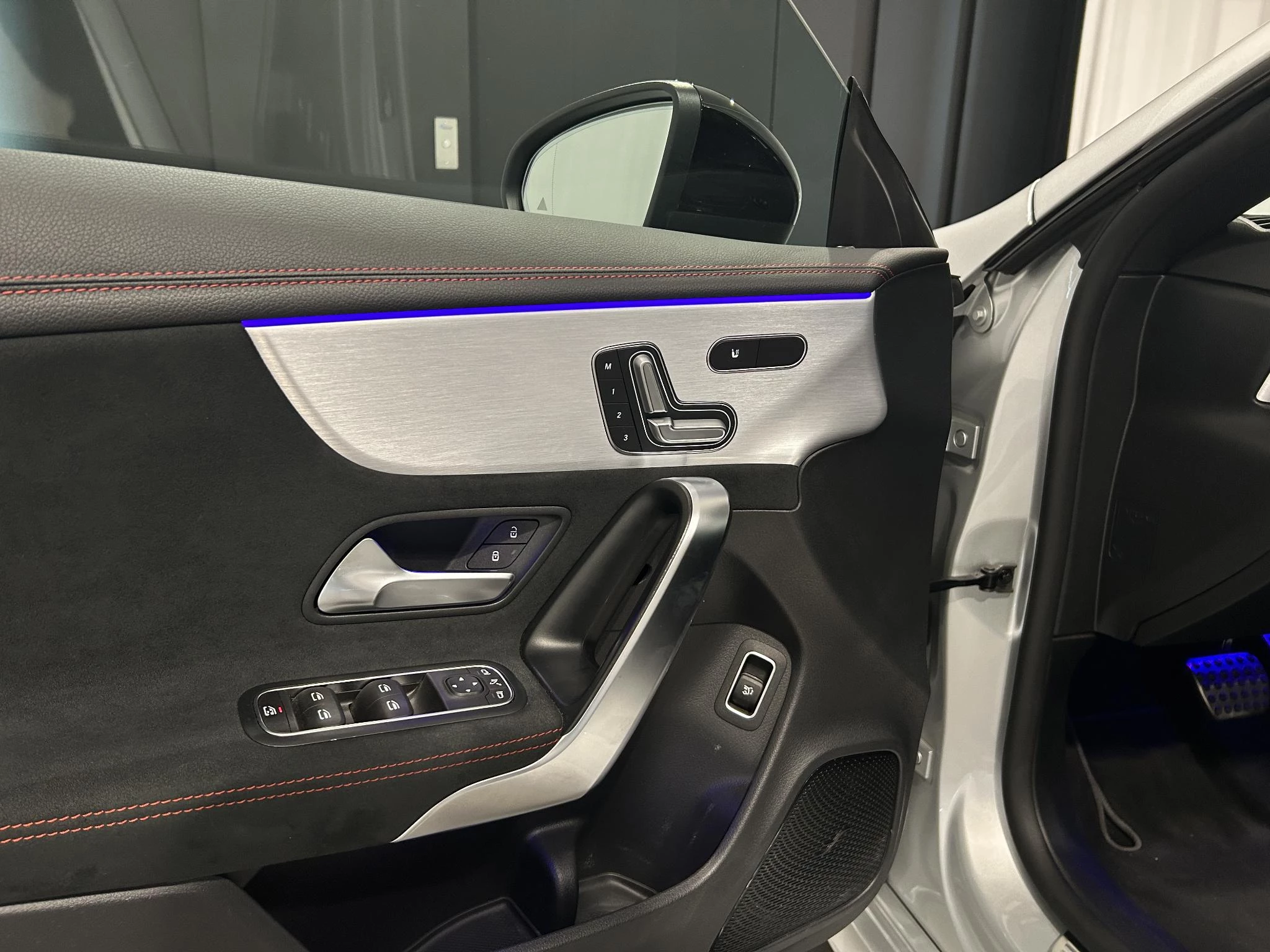 Mercedes-Benz CLA 250 AMG Line Shooting Brake + 224 PK + PANO DAK + MULTIBEAM LED + CAMERA +