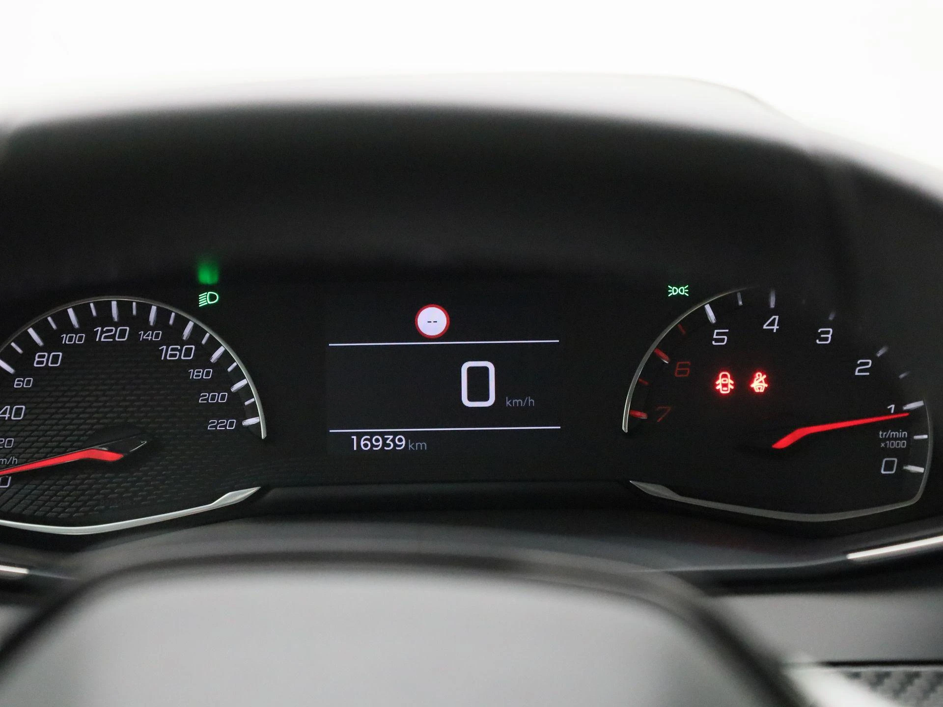 Peugeot-208-image-7