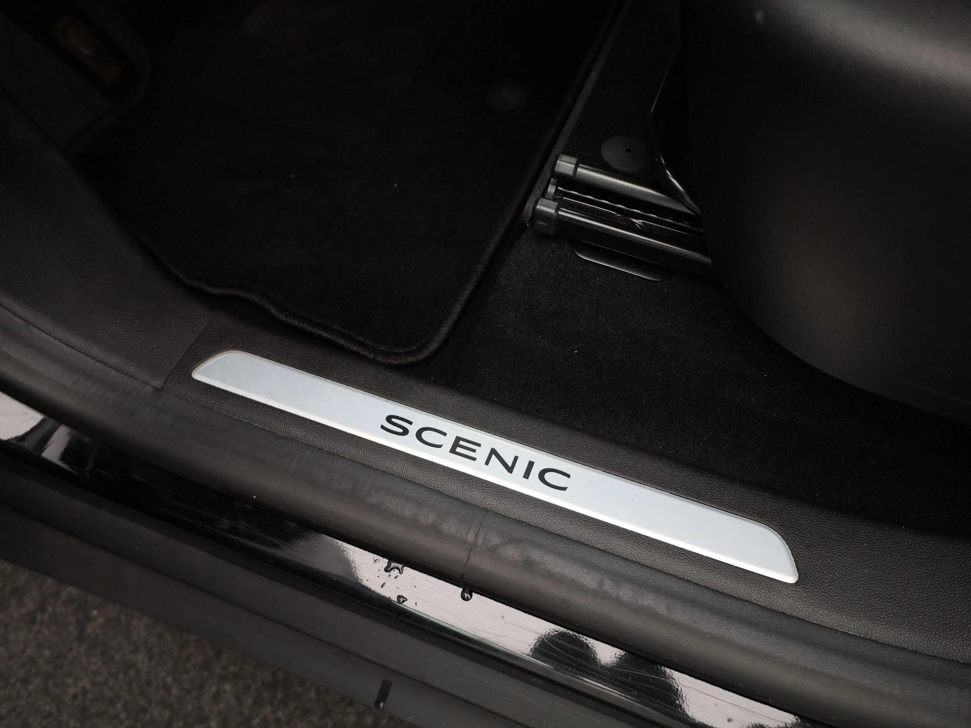 Renault-Scénic-image-31
