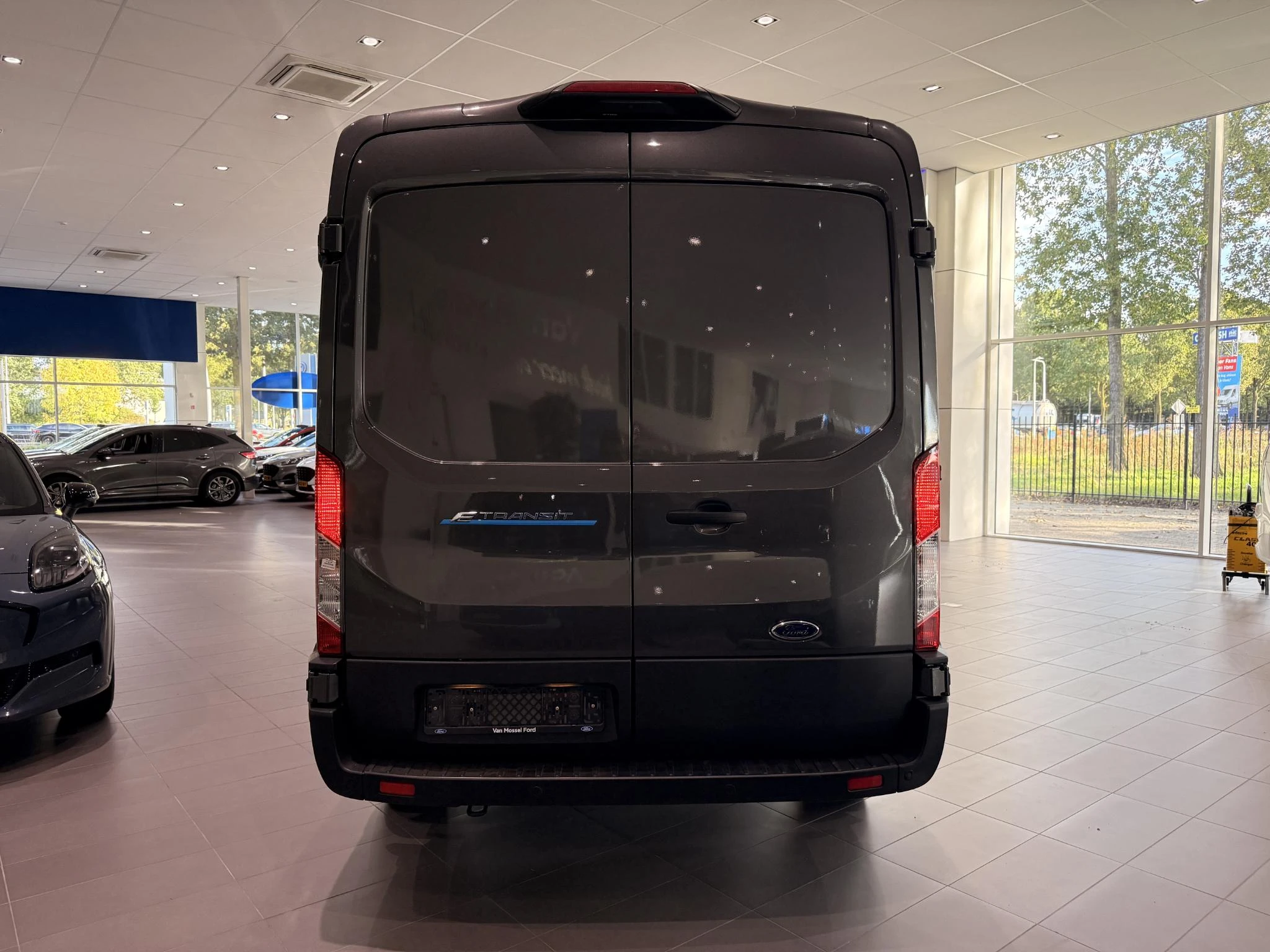 Ford-E-Transit-image-2
