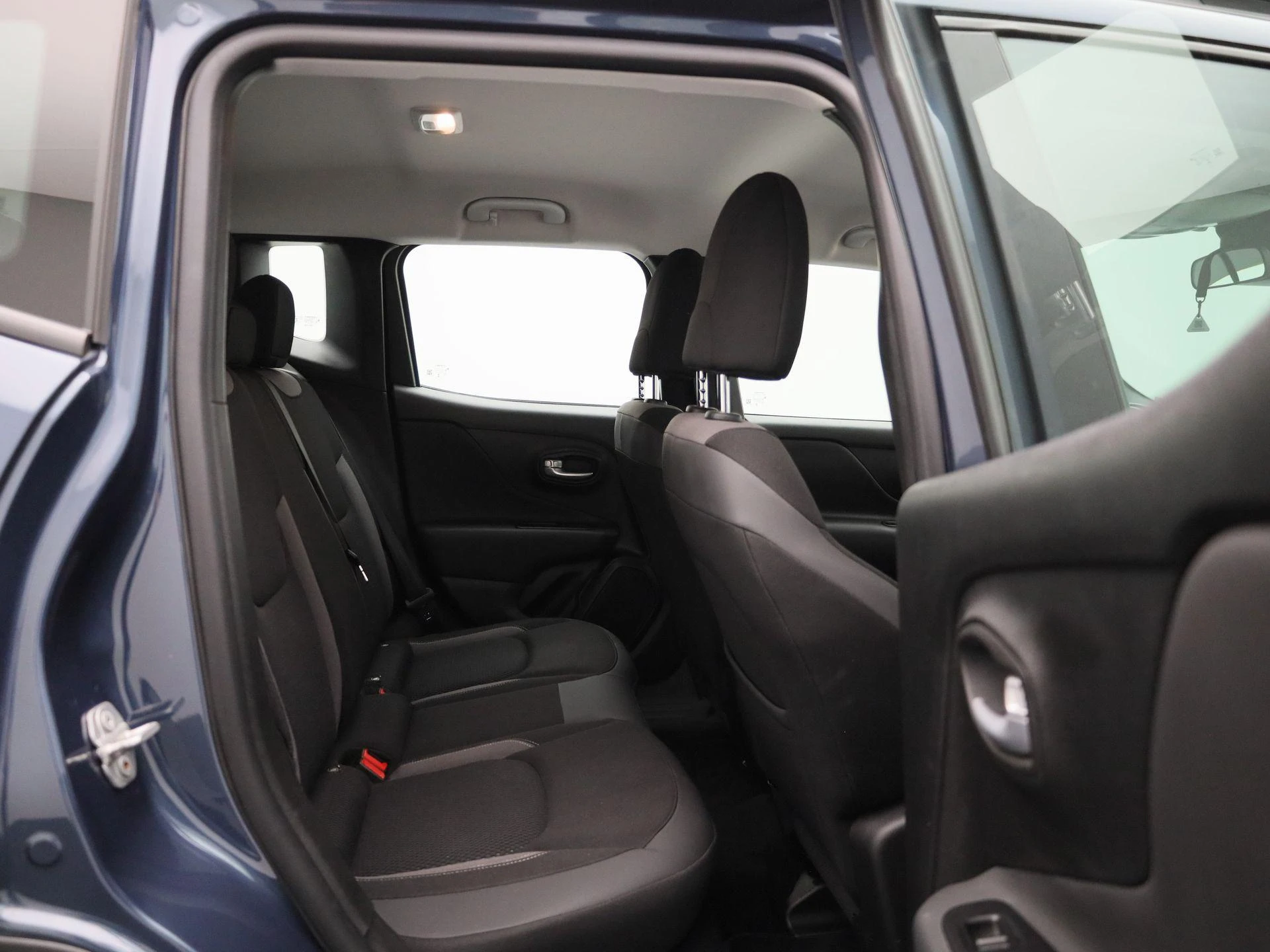 Jeep-Renegade-image-42