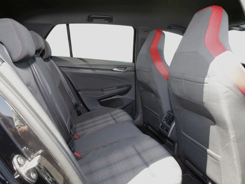 Volkswagen Golf VIII GTI 2.0 TSI DSG 17"AHK Navi+VC ACC LED RFK+PDC SHZ