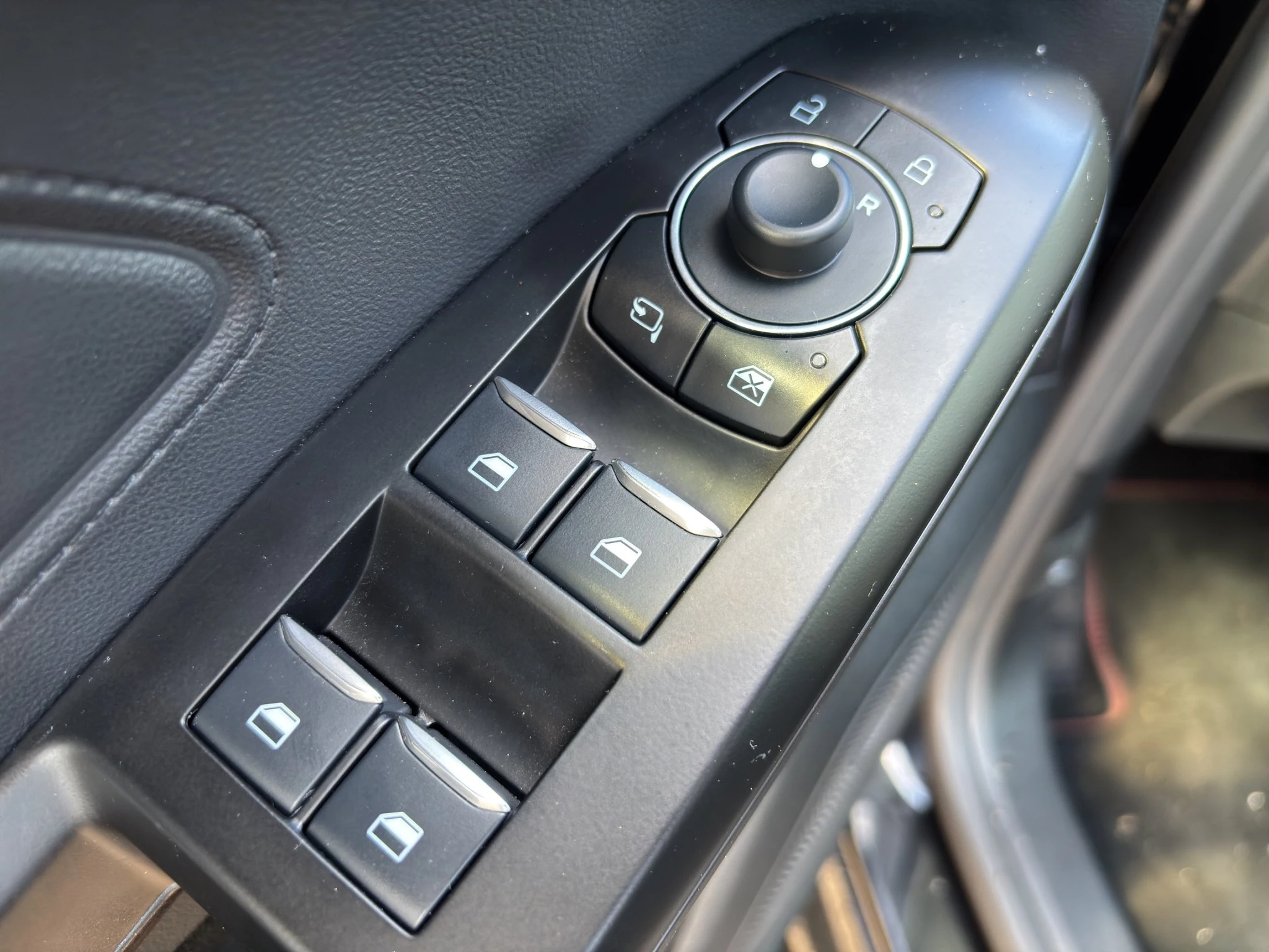 Ford Focus ST-Line X Turnier Aut.*AHK*ACC*HUD*KAM*NAVI*WINTER-PKT.