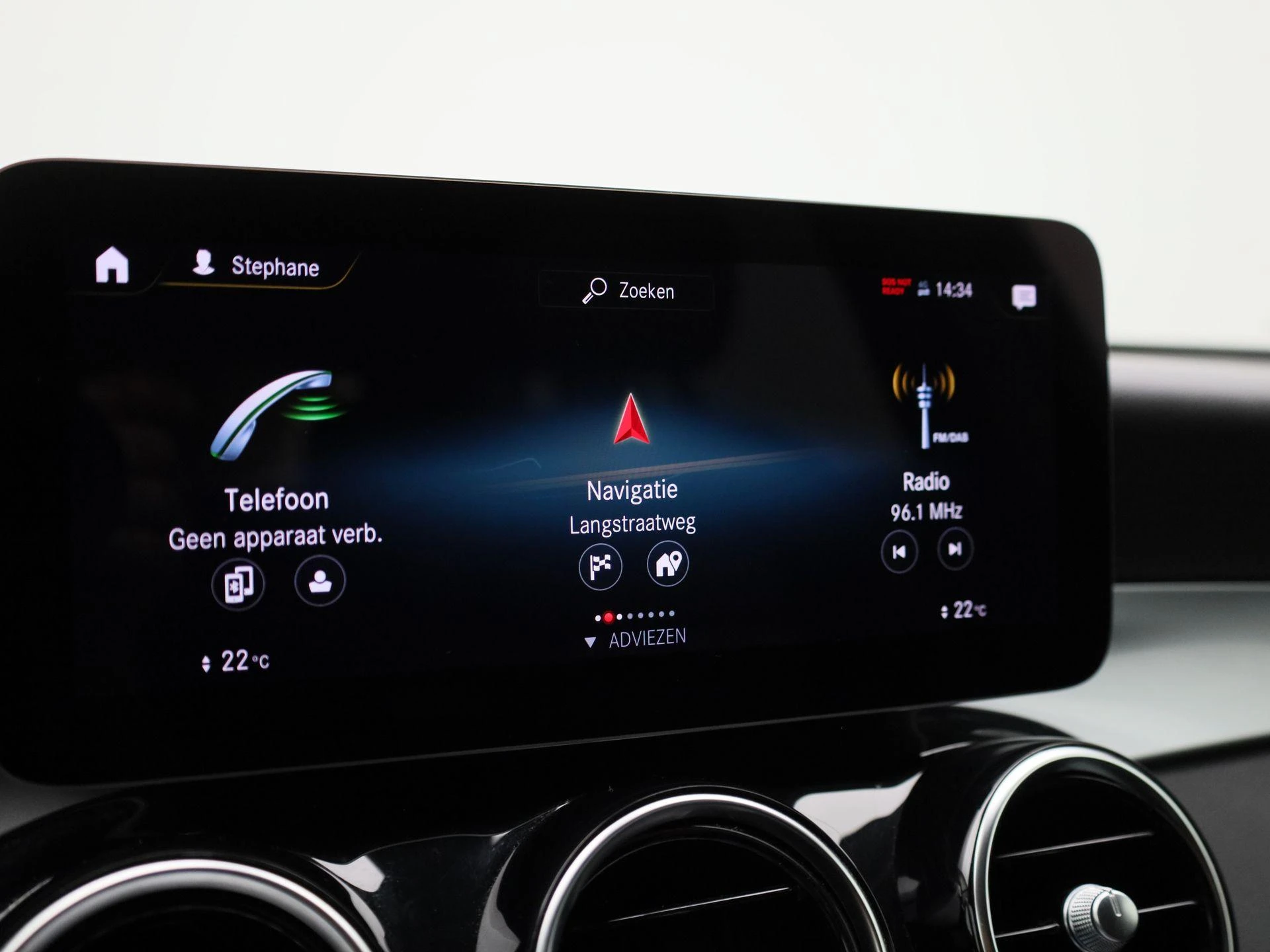 Mercedes-Benz-GLC-image-15
