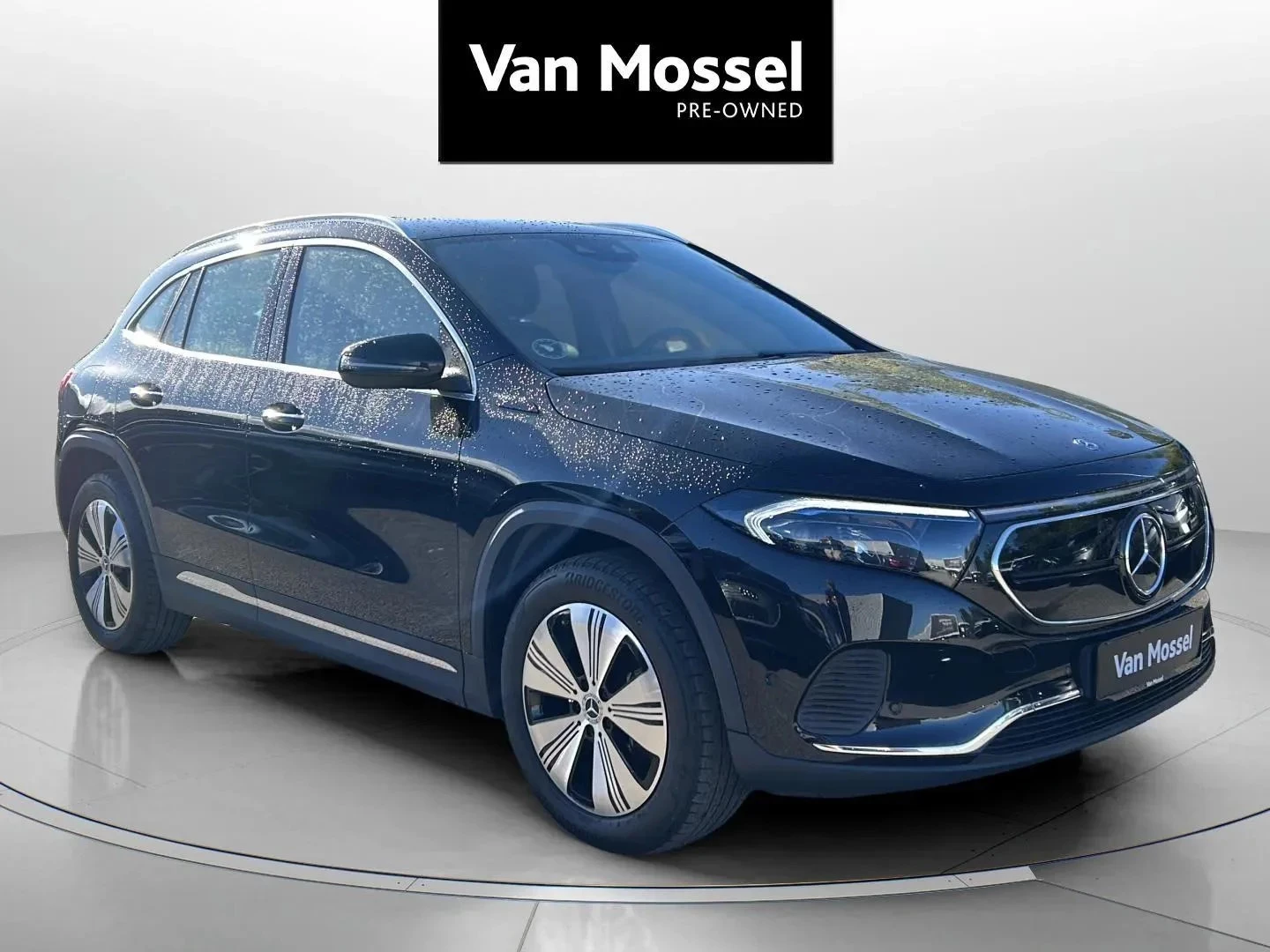 Mercedes-Benz-EQA-image-2