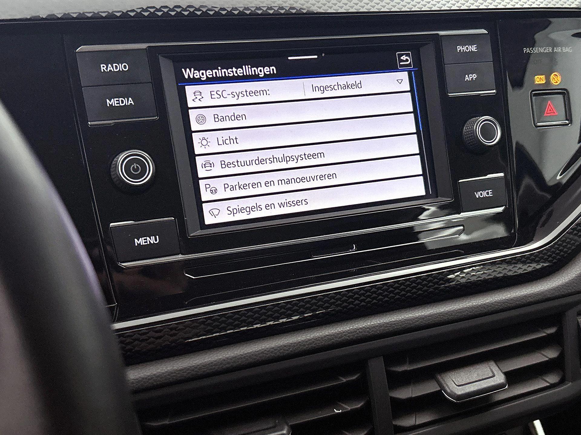 Volkswagen-Polo-image-8