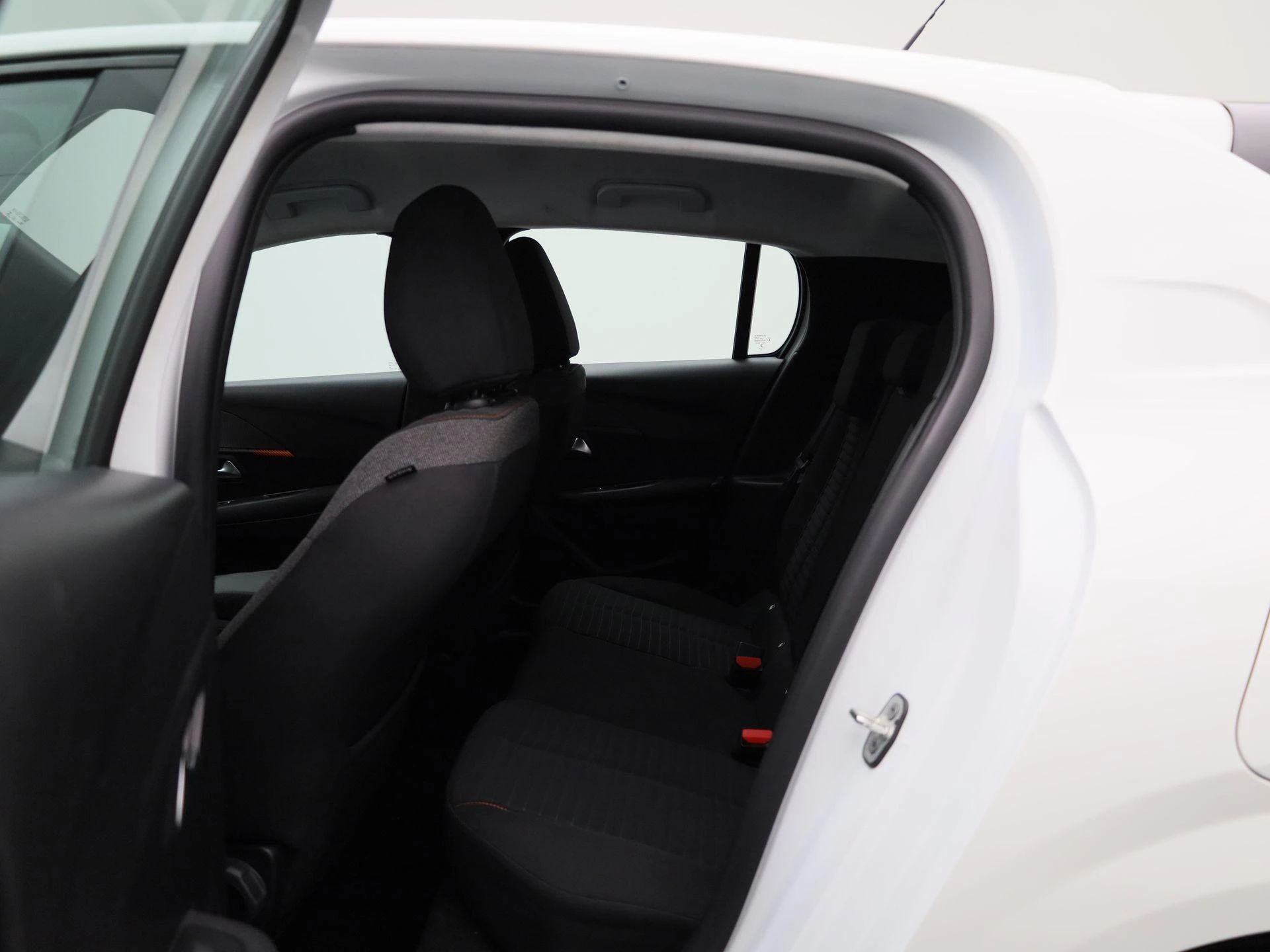 Peugeot-208-image-9