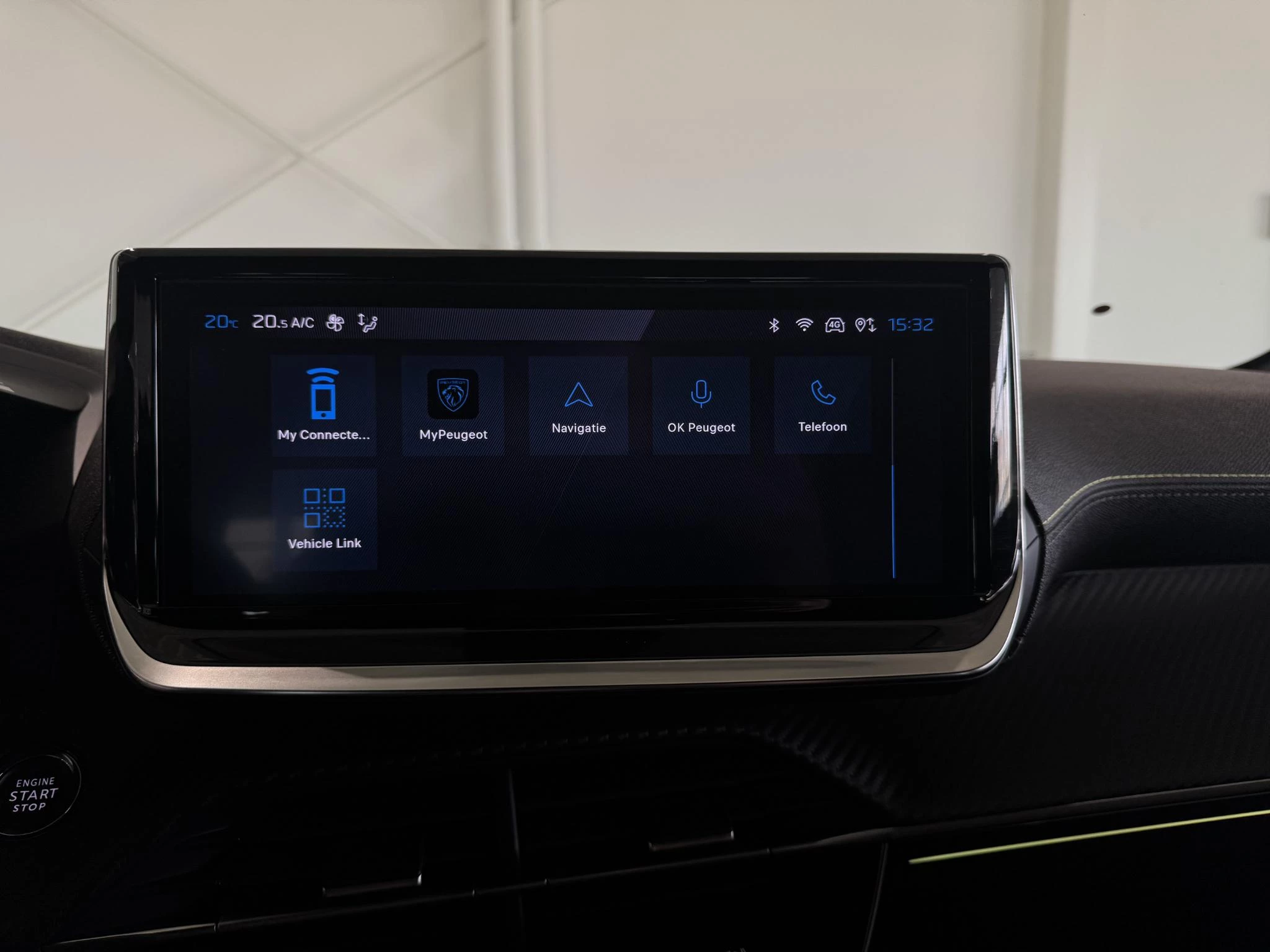 Peugeot-e-208-image-34