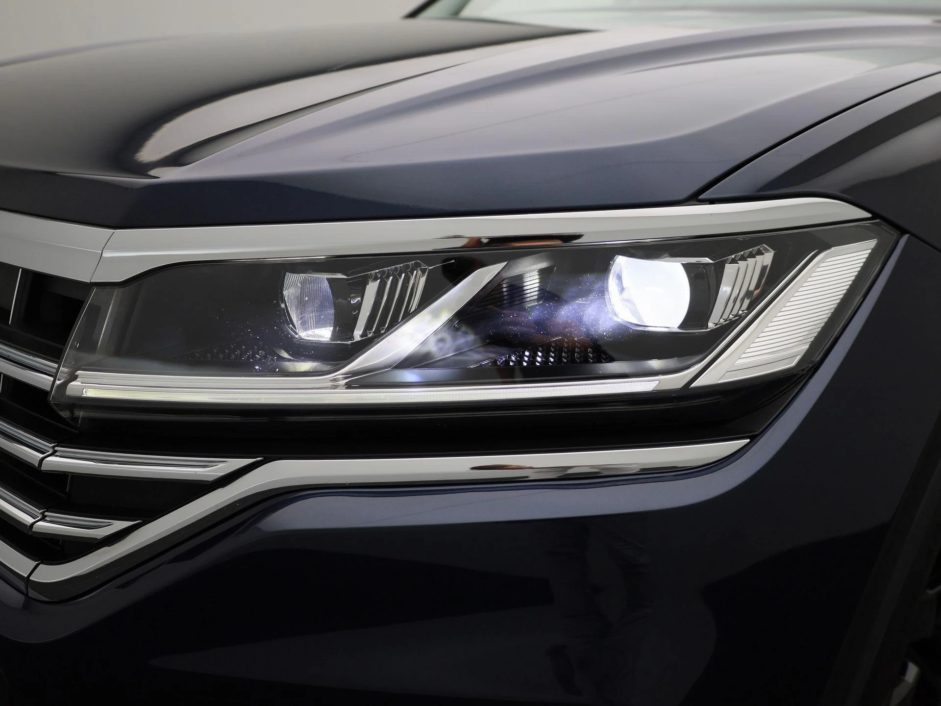 Volkswagen-Touareg-image-16