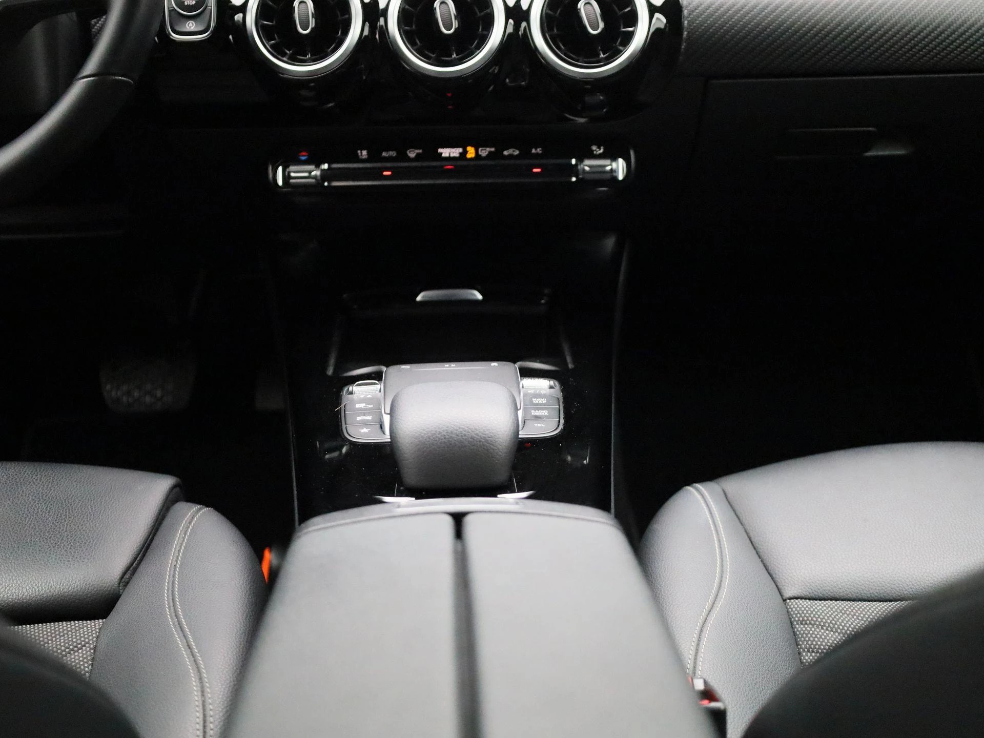Mercedes-Benz-A-Klasse-image-9