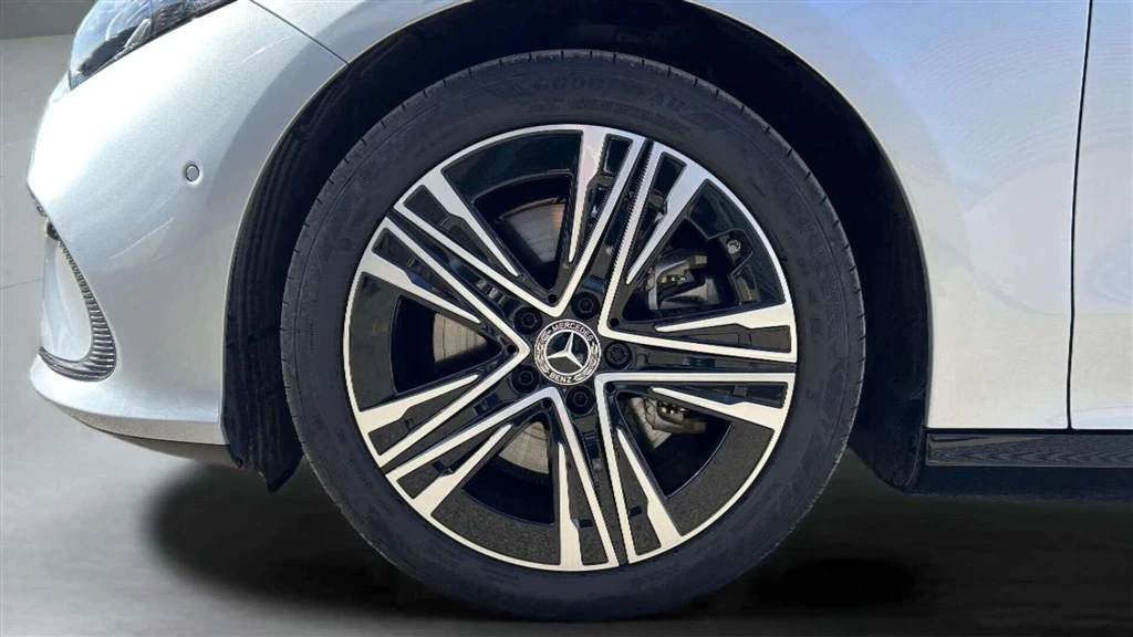 Mercedes-Benz-CLA-image-8