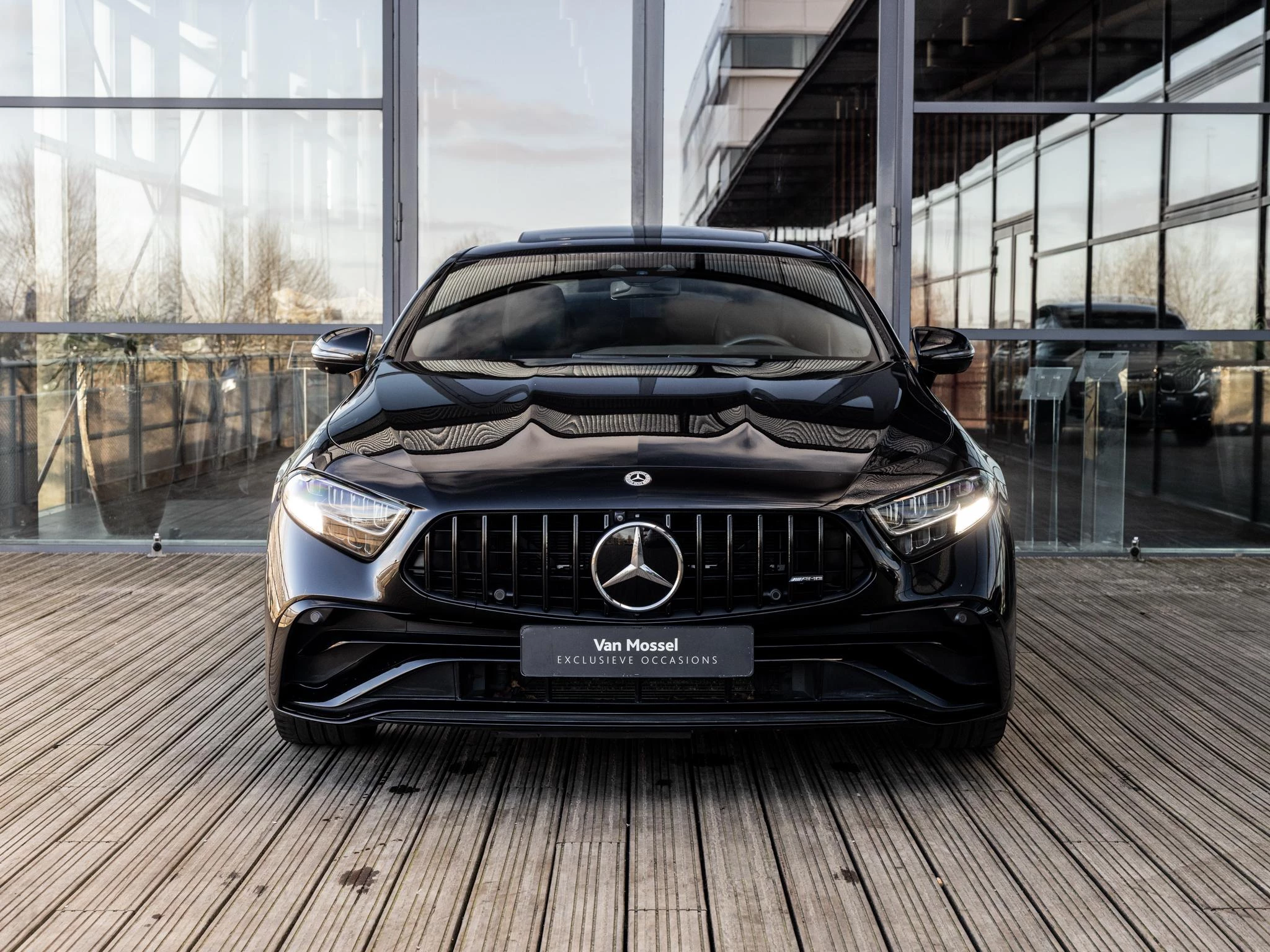 Mercedes-Benz-CLS-image-2