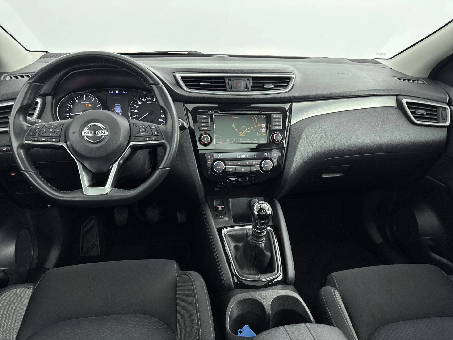 Nissan-QASHQAI-image-16