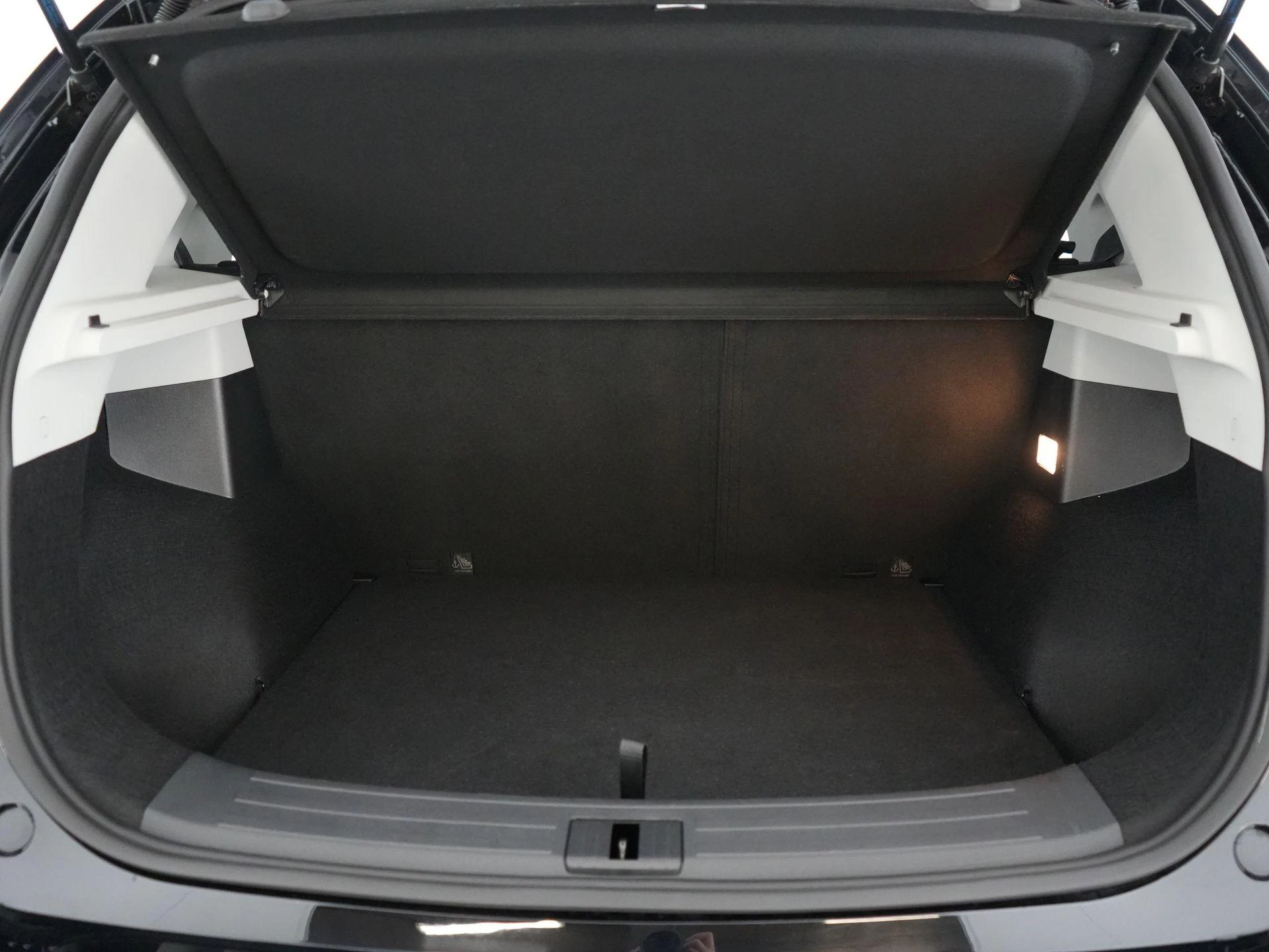 MG ZS ICE 1.0 AT LUXURY FWD