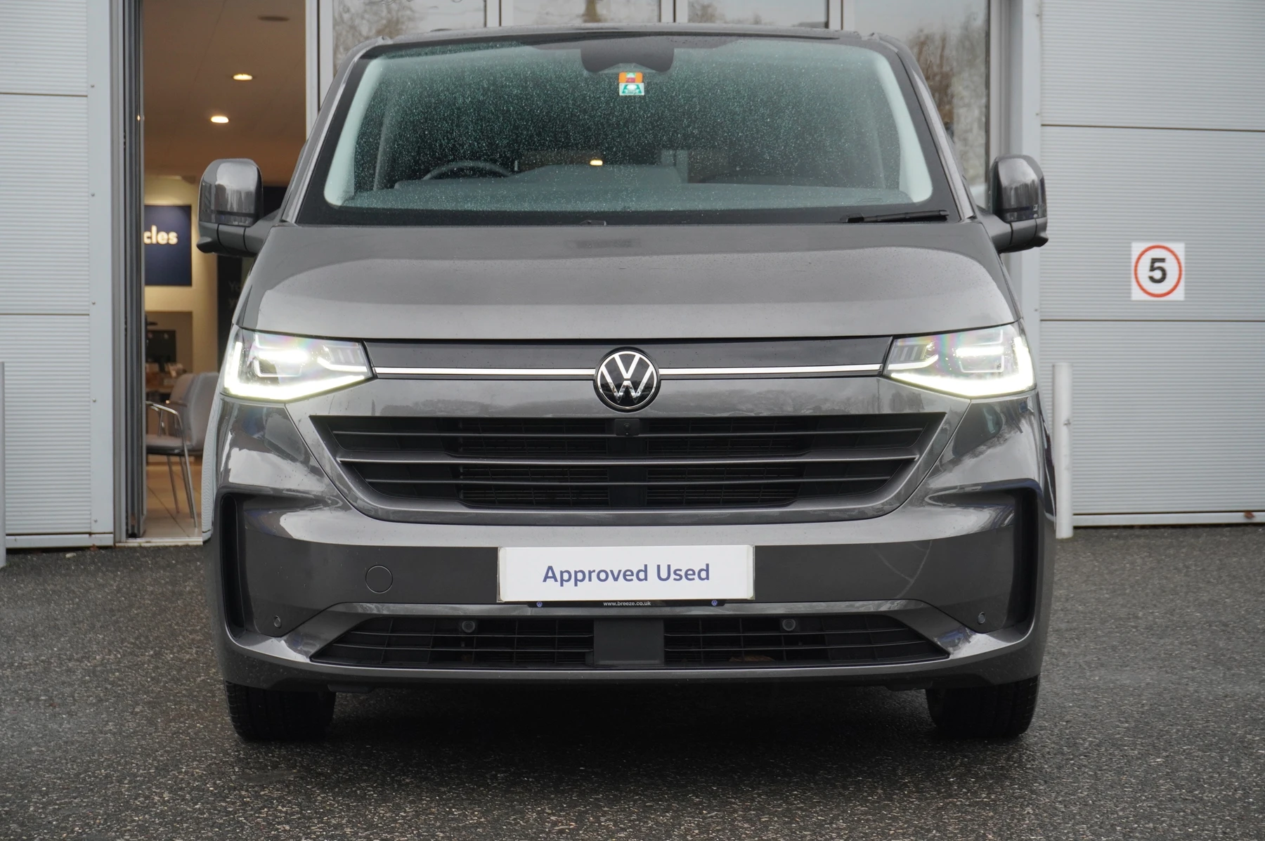 Volkswagen-Transporter-image-52