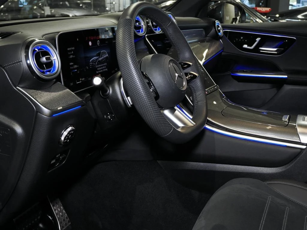 Mercedes-Benz-GLC 300 d-image-10