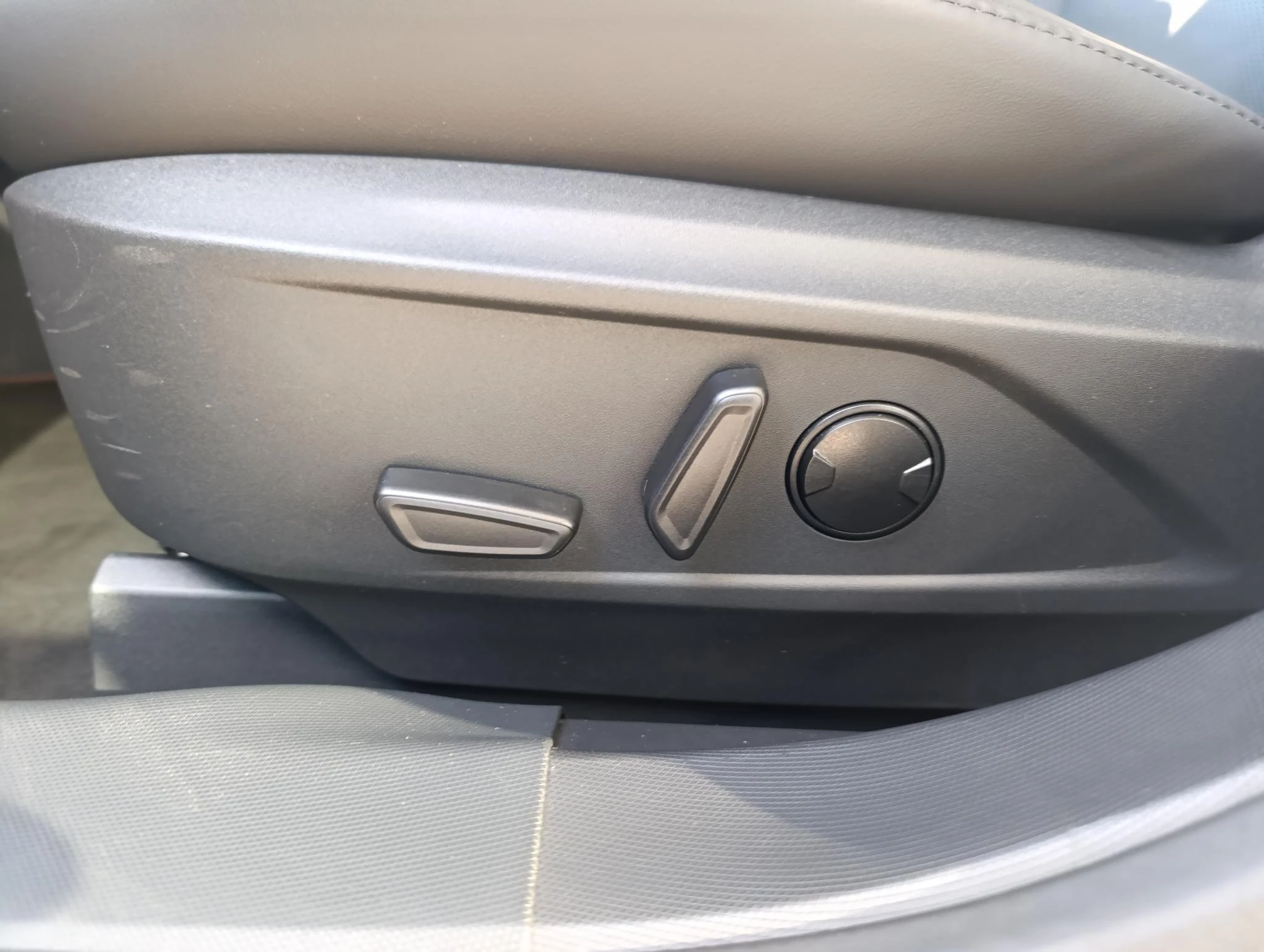 Ford-Mustang Mach-E-image-18