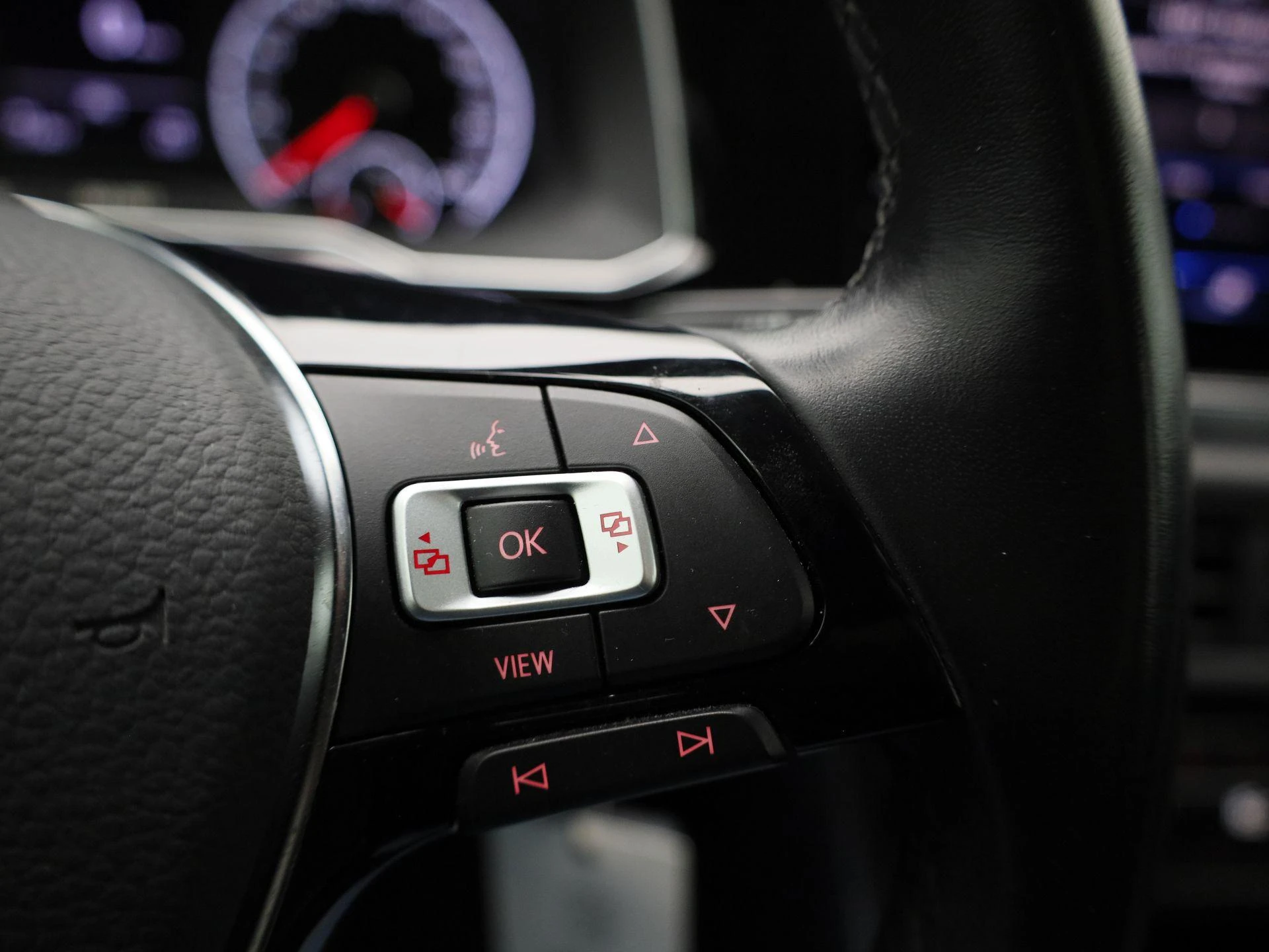 Volkswagen-Polo-image-15