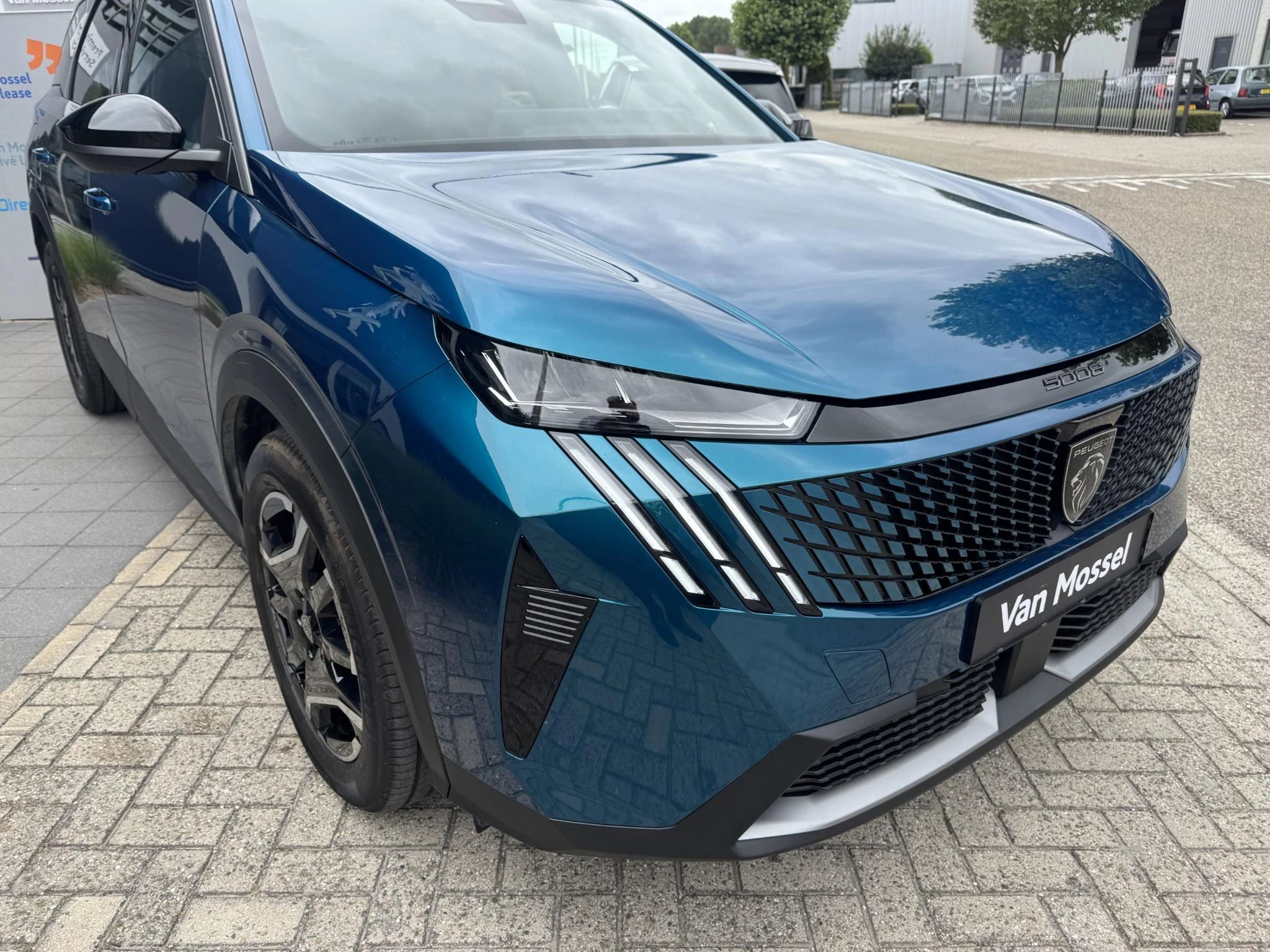 Peugeot 5008 1.6 Plug-in Hybrid 195 Allure 7p