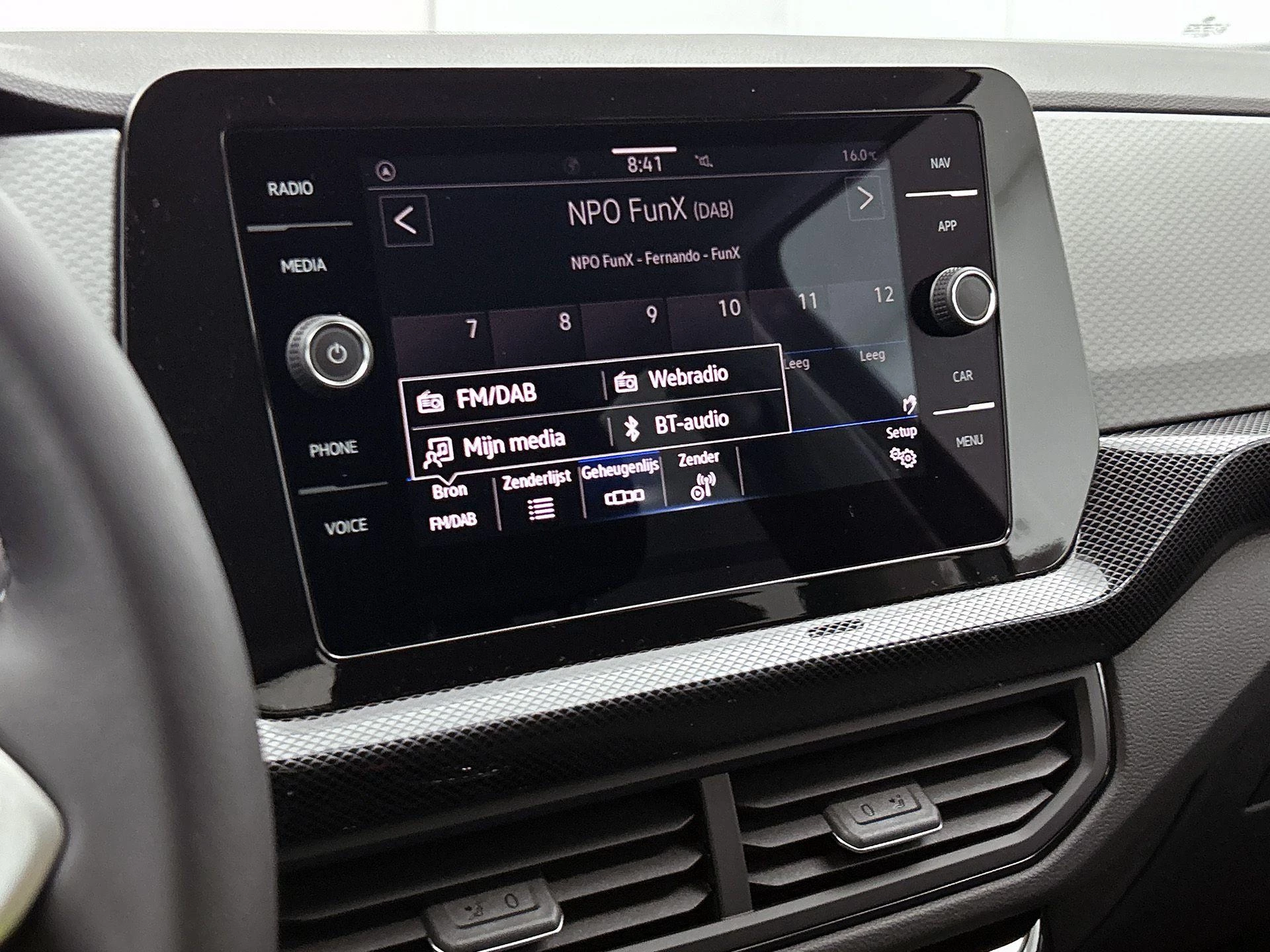 Volkswagen-T-Cross-image-6